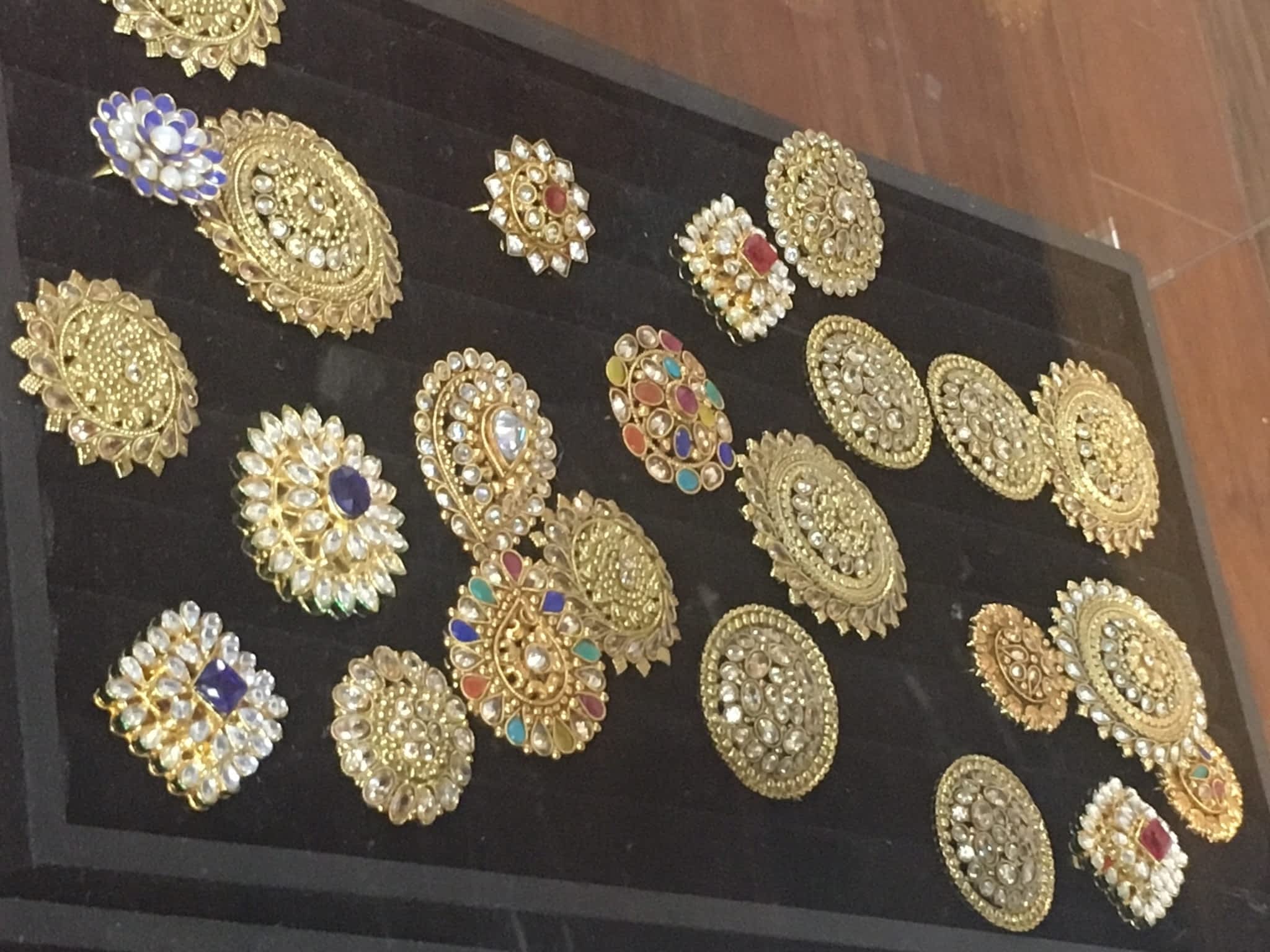 Sapphire Hut Indian Costume Jewellery Brampton, ON 269 Queen St E