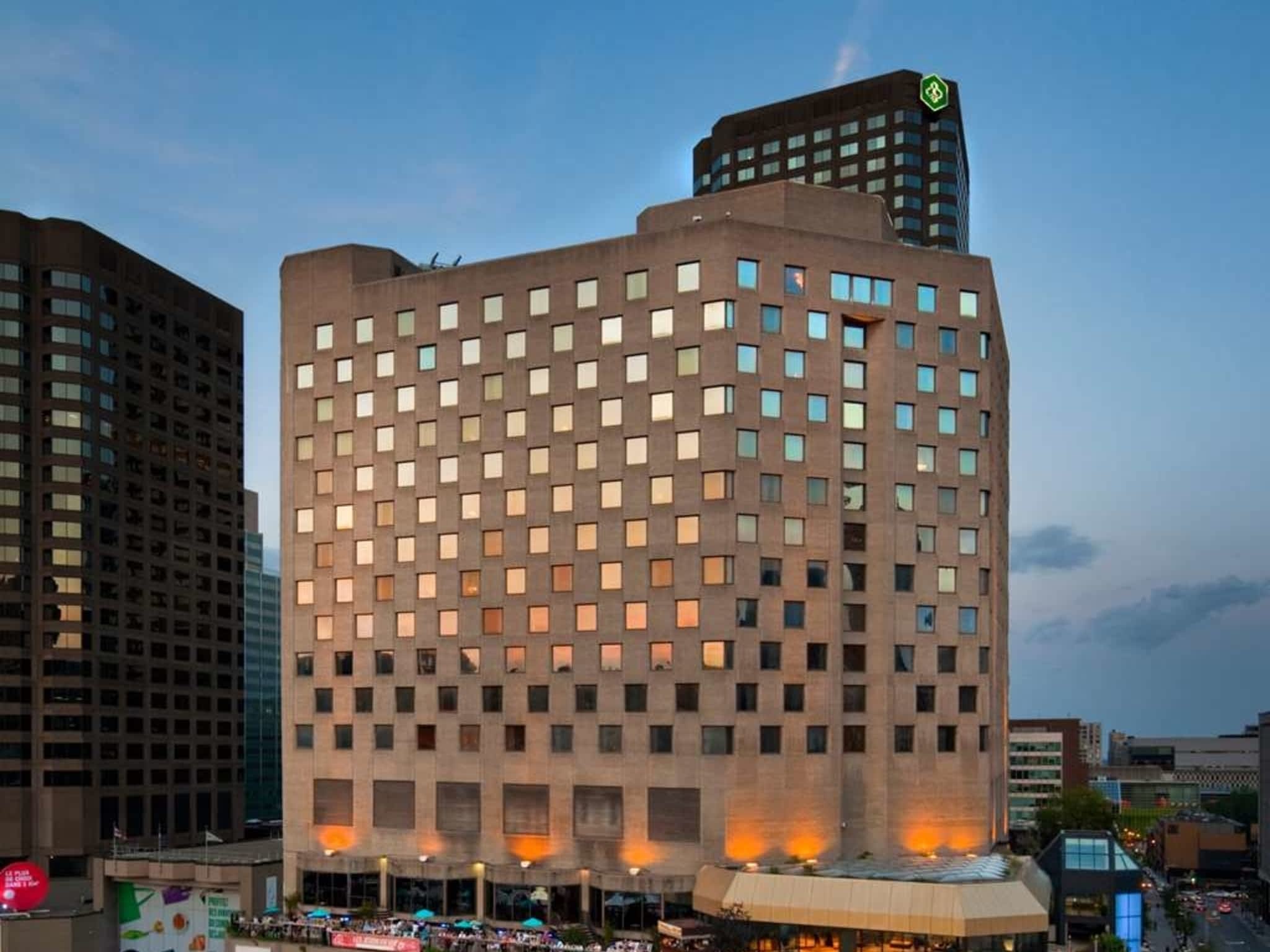 photo DoubleTree by Hilton Montreal Downtown