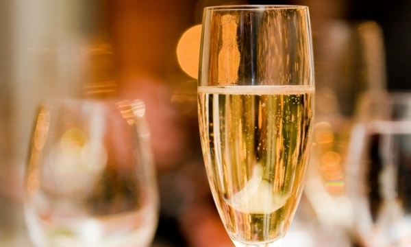 Raise a toast: Superb spots for champagne in Ottawa