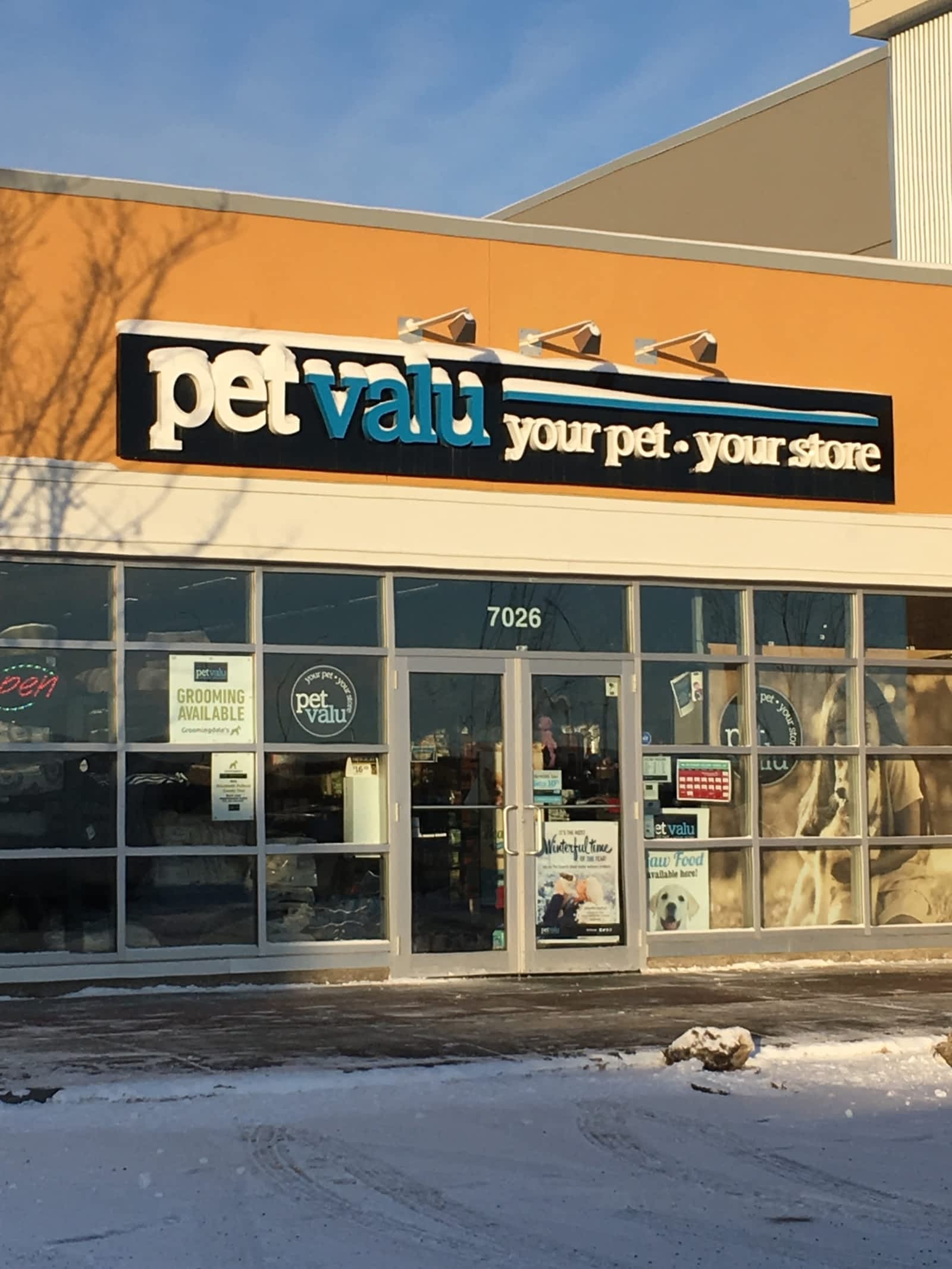 Pet Valu 70262060 Symons Vly Pky NW, Calgary, AB