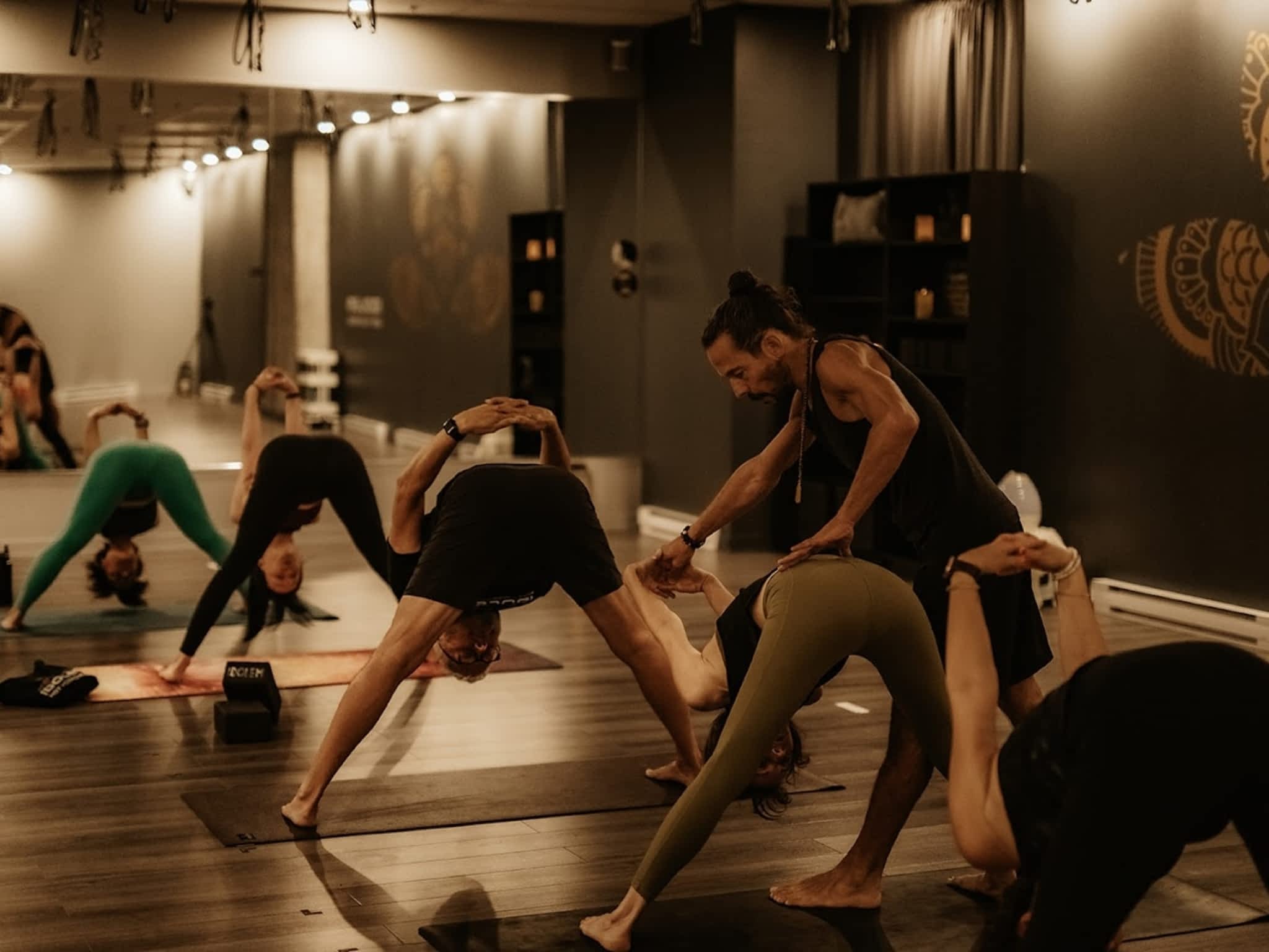 photo Idolem Hot Yoga Chaud Verdun