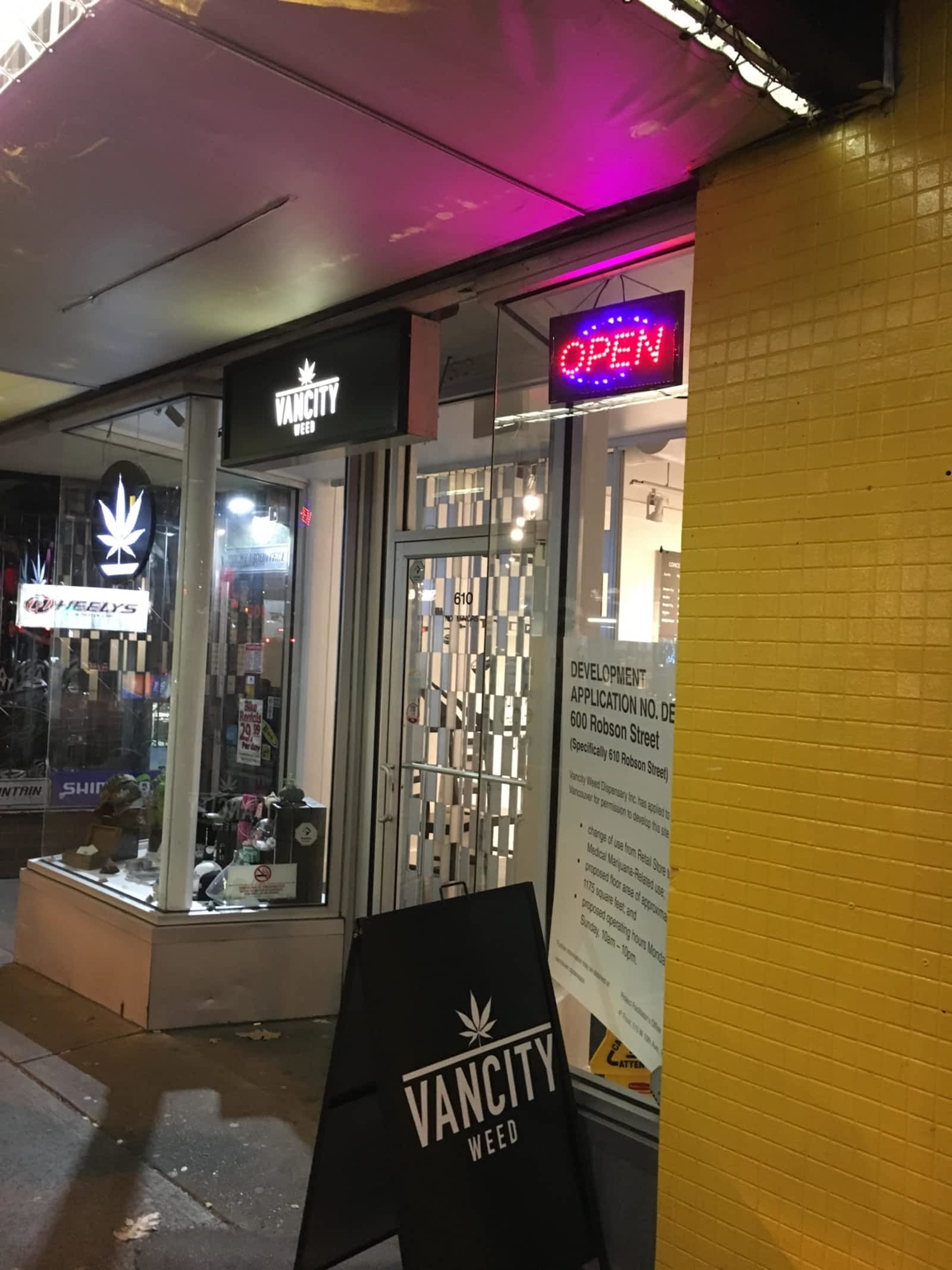 Vancity Weed Dispensary Ltd - 651 Robson St, Vancouver, BC