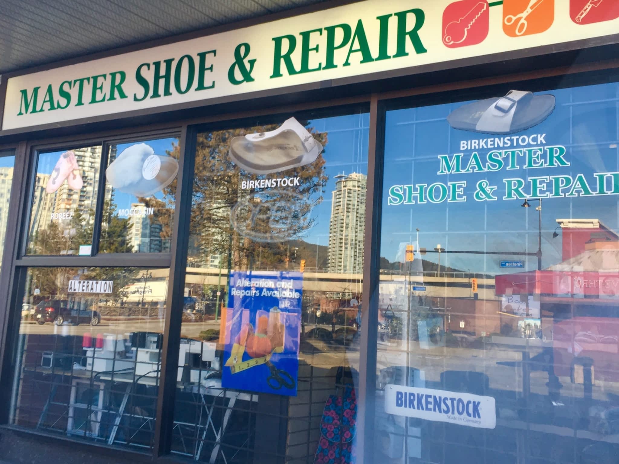 photo Master Shoe & Repair
