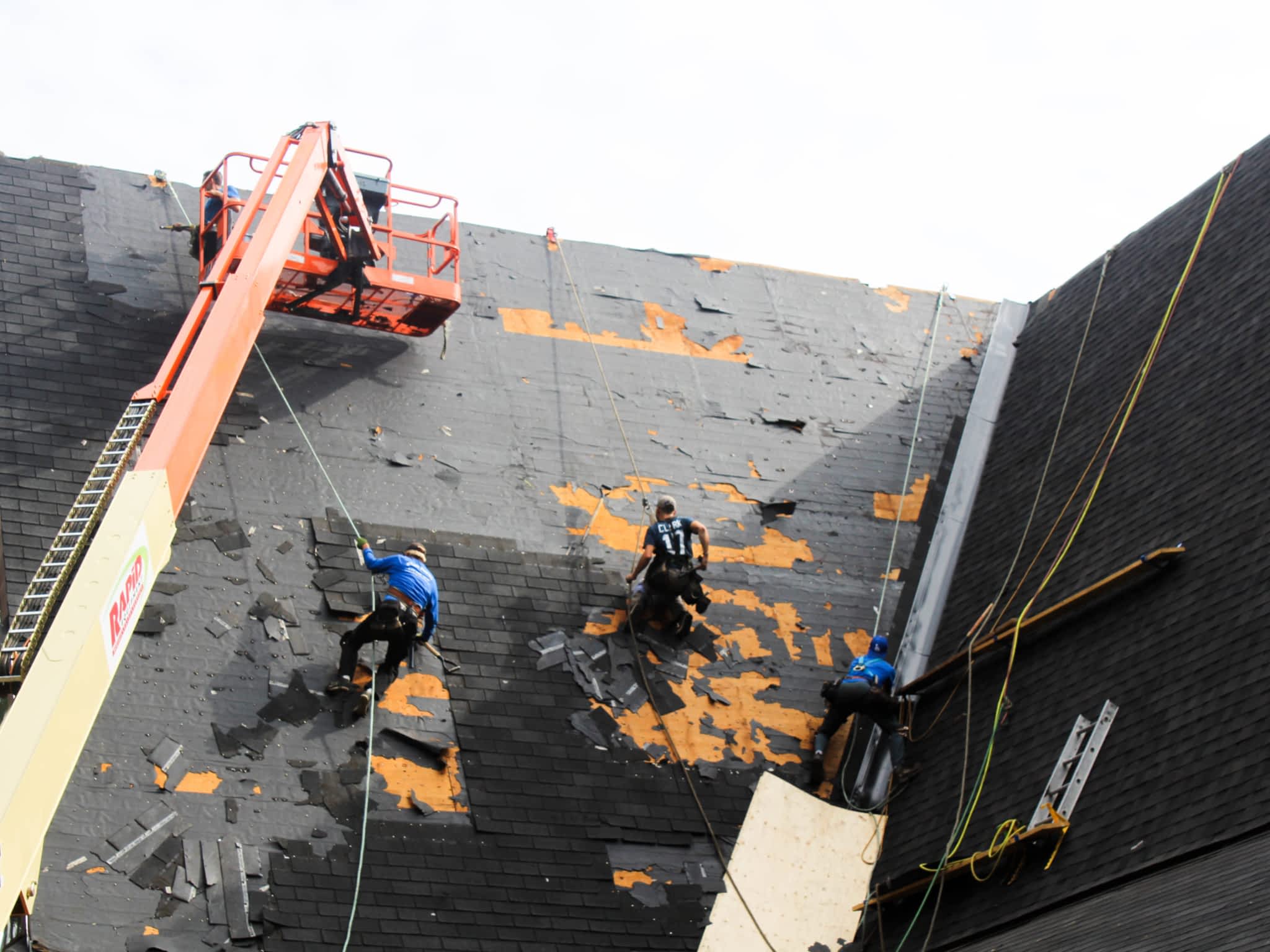 photo Milano Roofing & Construction Ltd