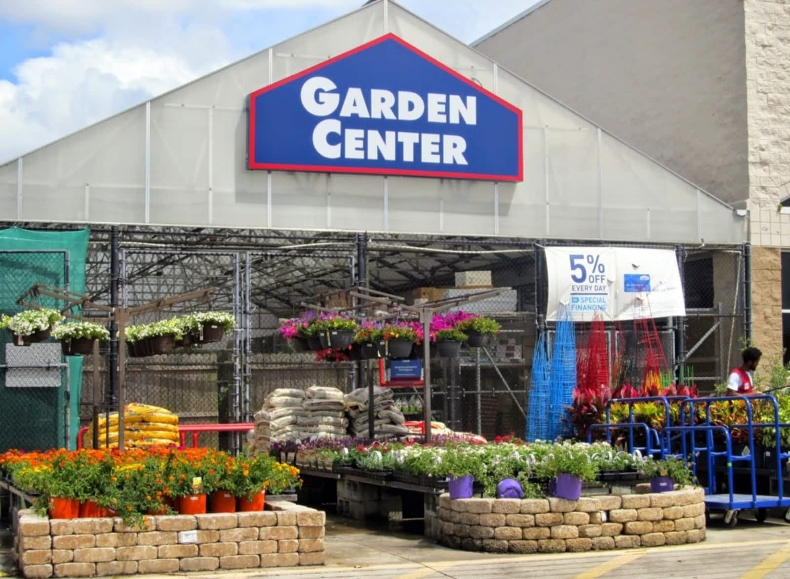 Garden Centre At Lowe S Opening Hours 370 Kennedy Road South Brampton On