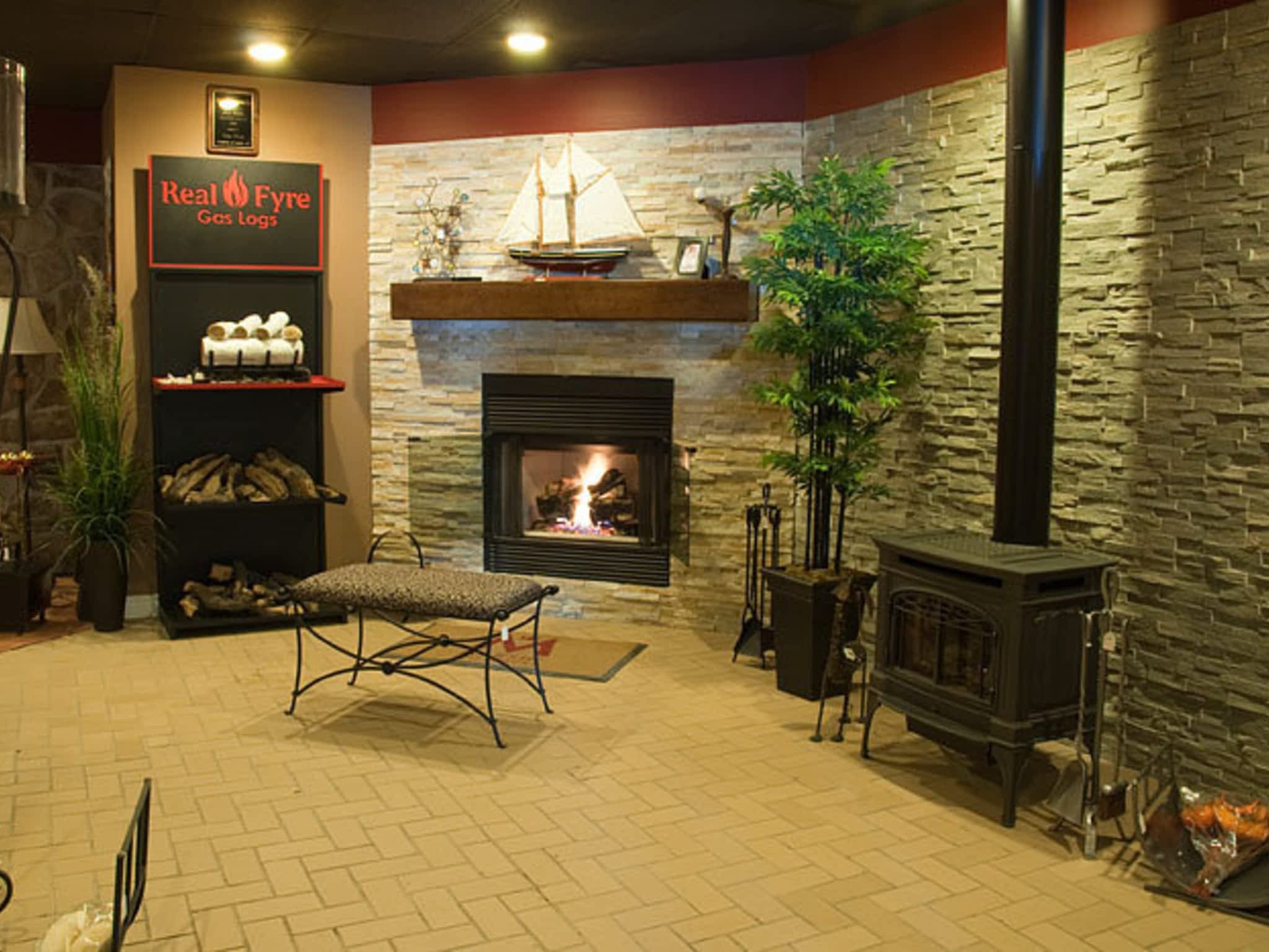 photo Romantic Fireplaces & BBQ's