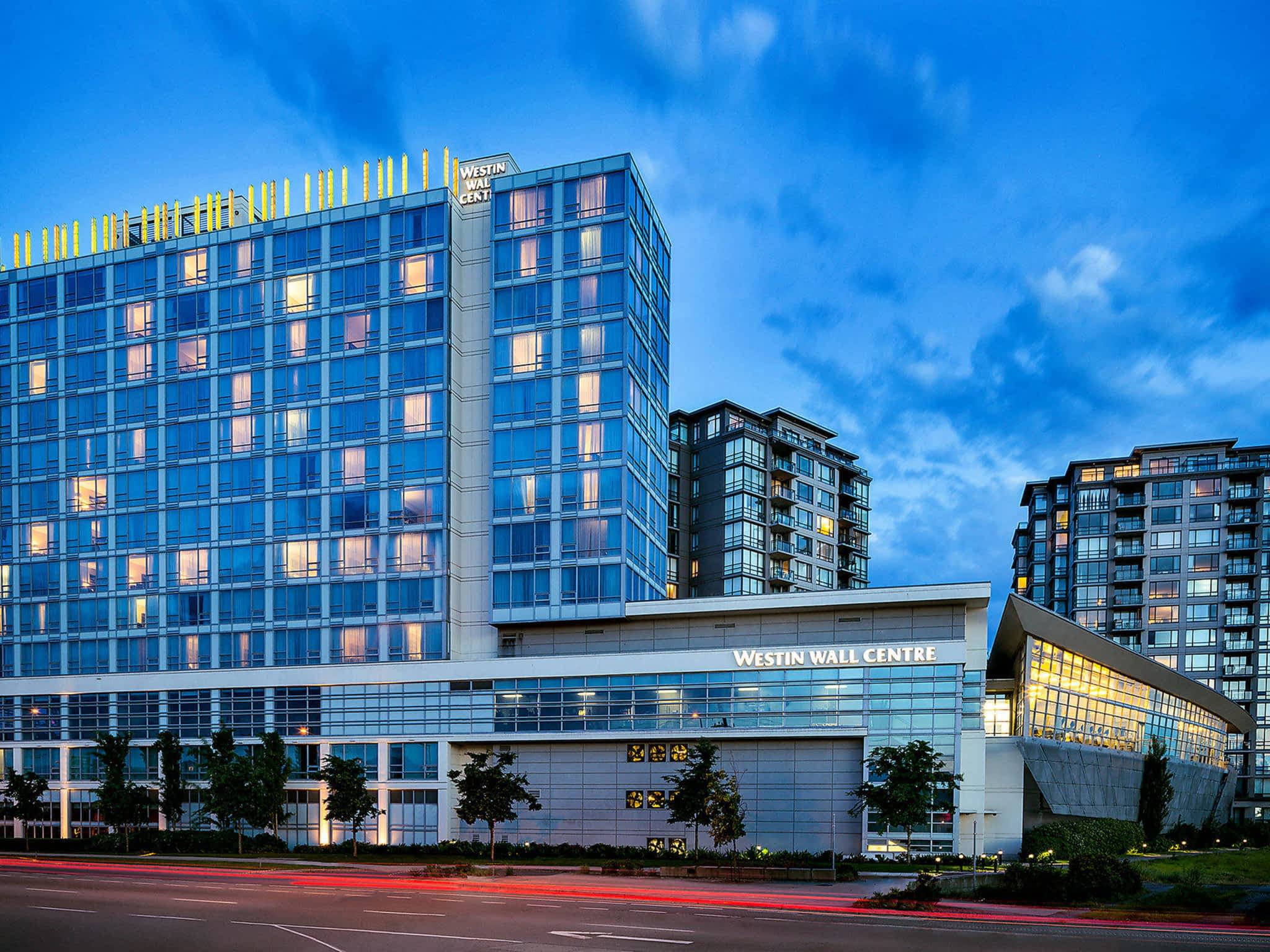 photo Westin Wall Centre Vancouver Airport Hotel The