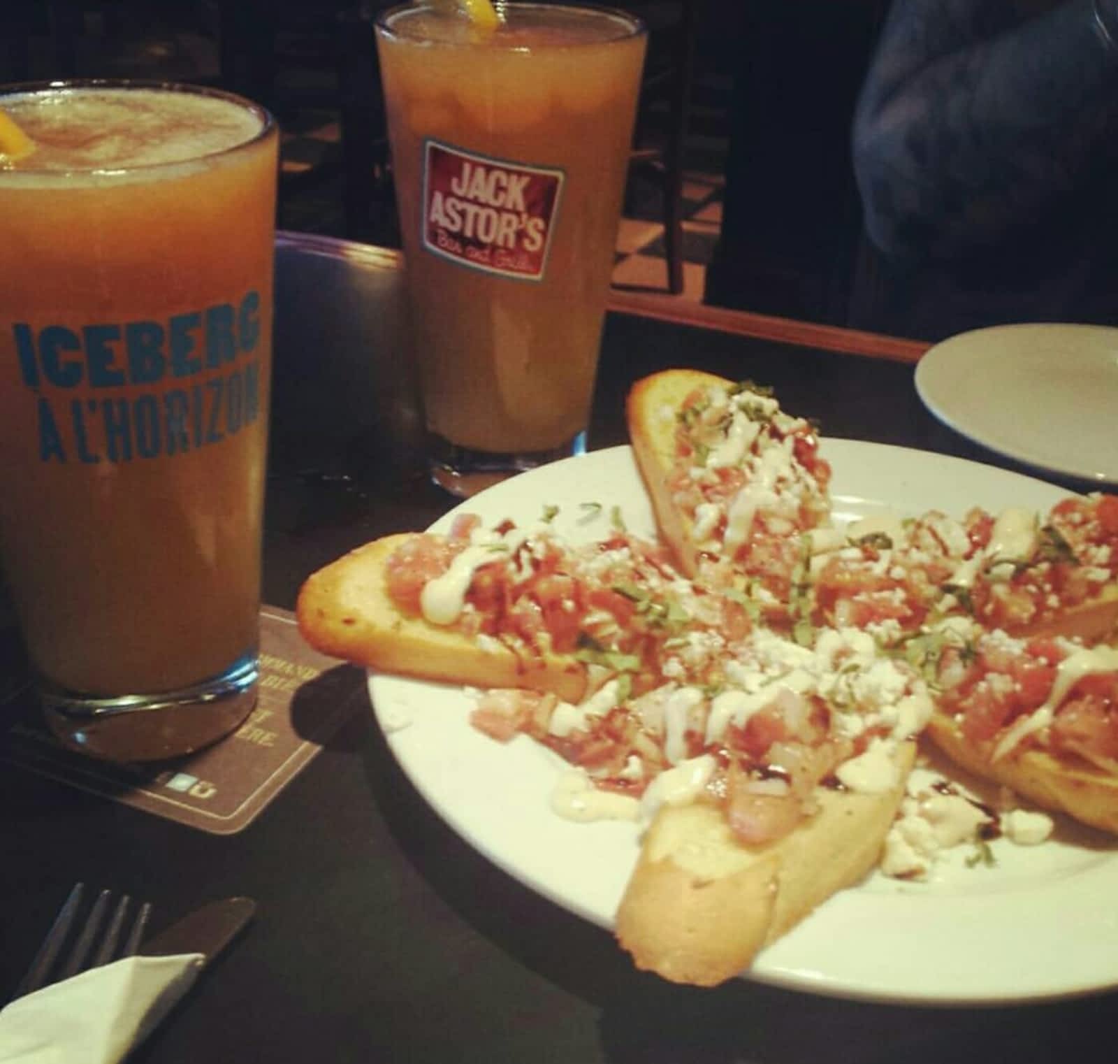 Jack Astor's Bar & Grill Opening Hours 3051, boul des Sources