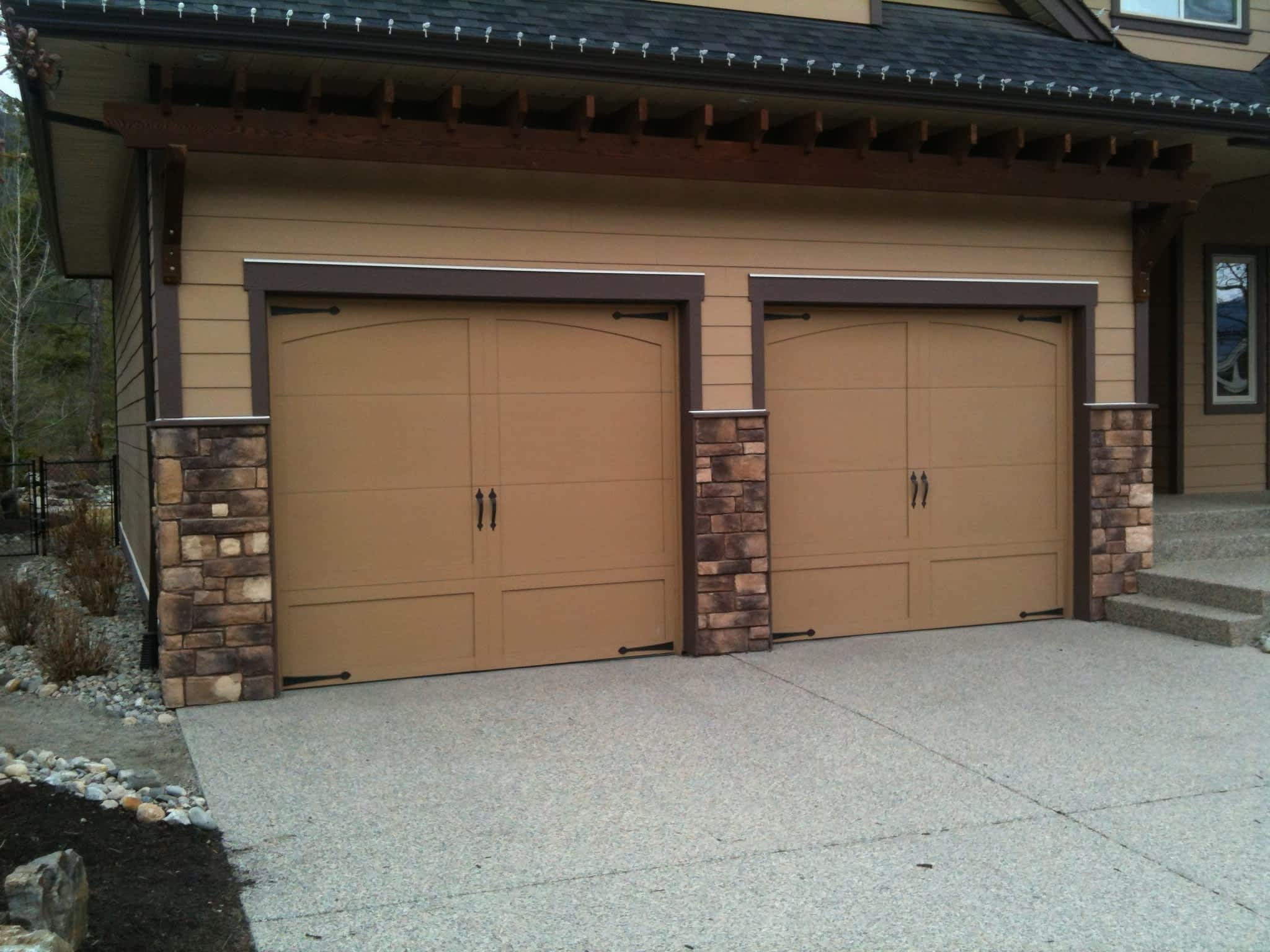 photo Legacy Garage Doors