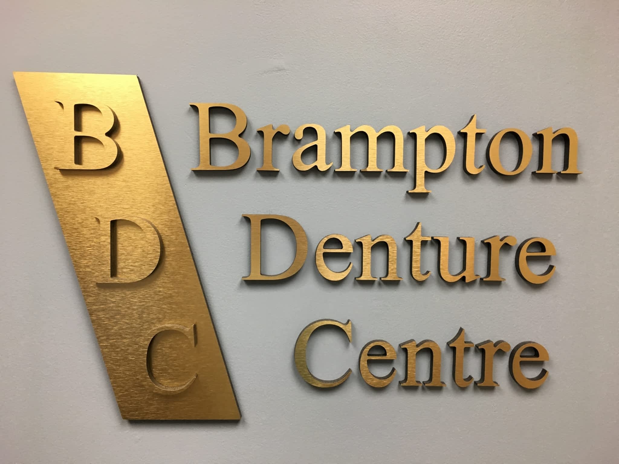photo Brampton Denture Centre