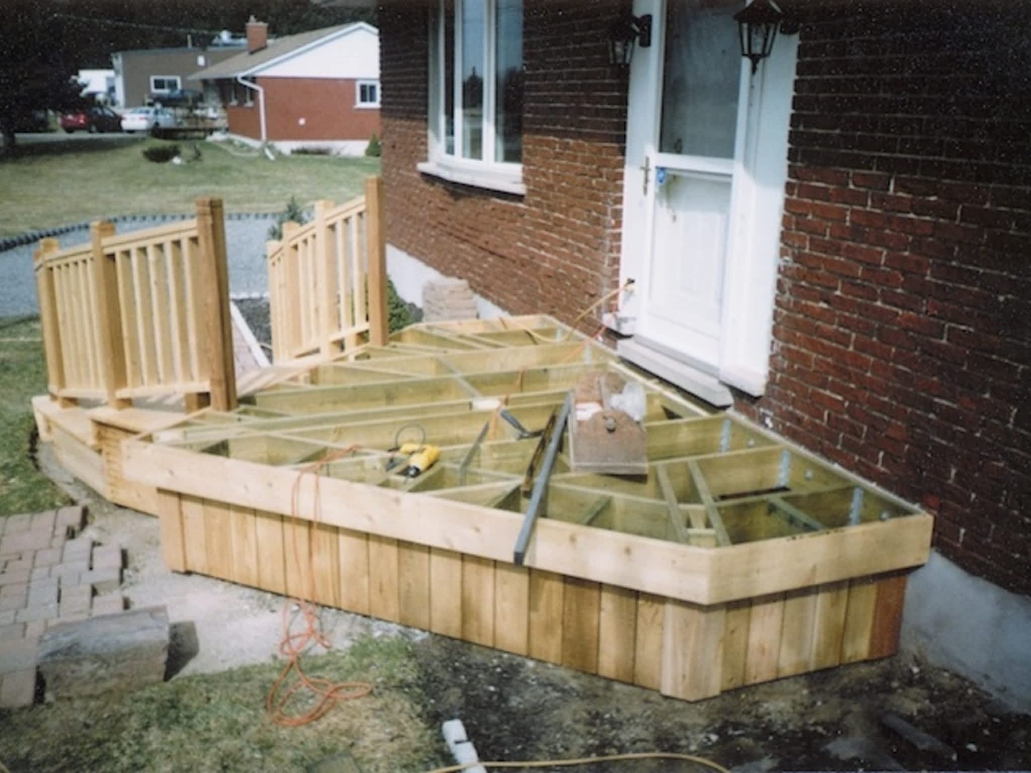 photo Decking Around