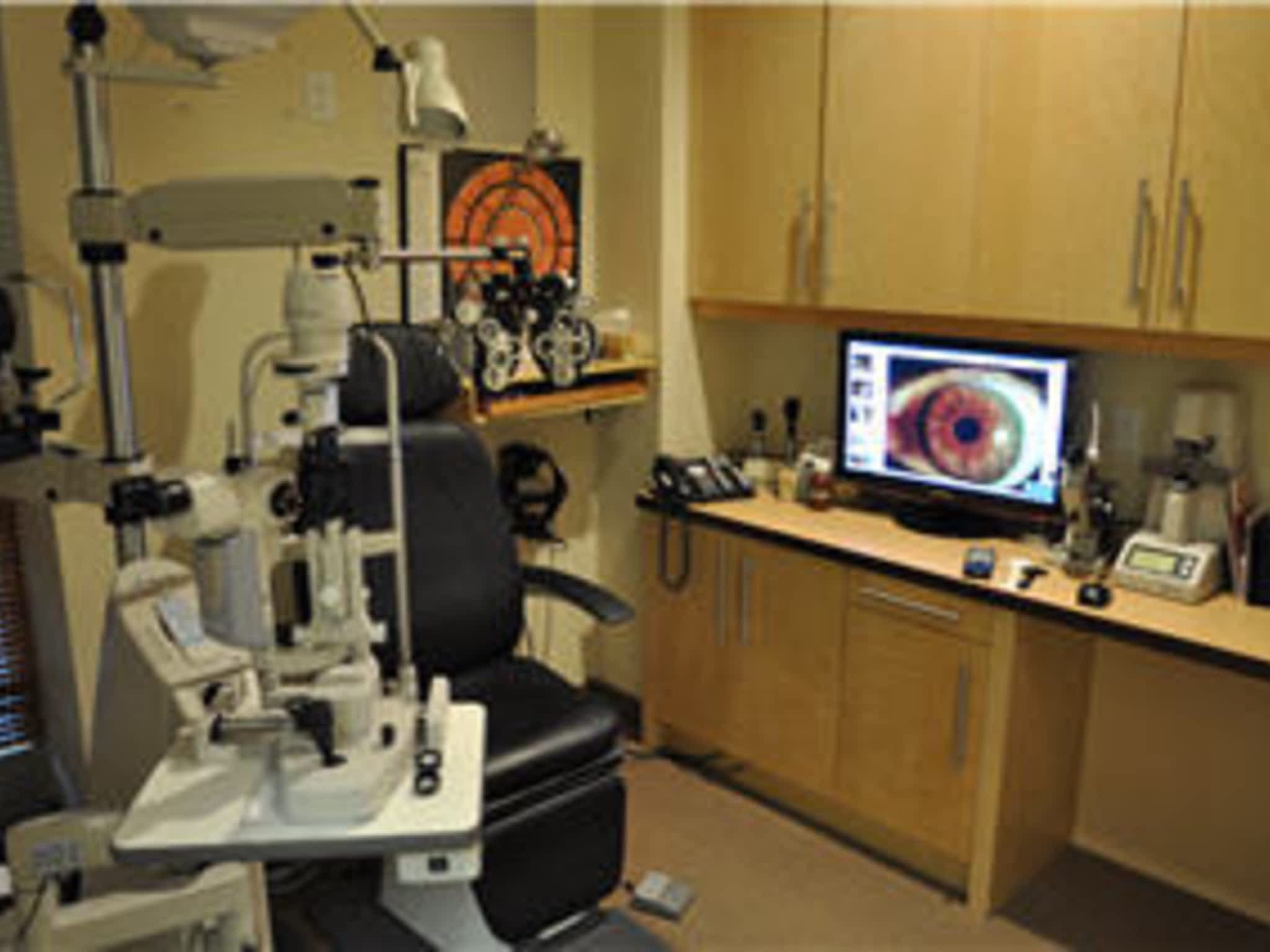 photo Dr. Andrew Leung and Associates, Doctors of Optometry