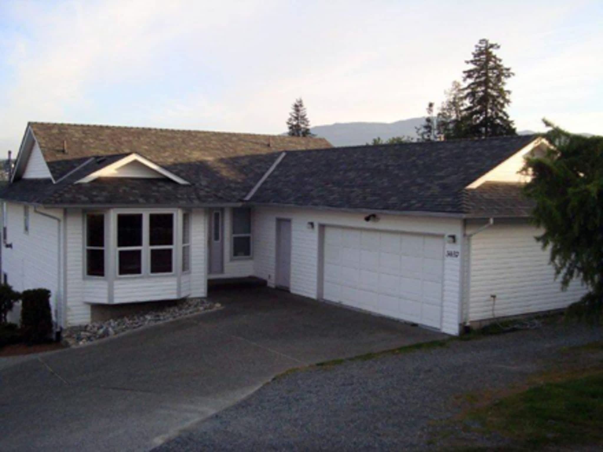 photo Pacific West Roofing