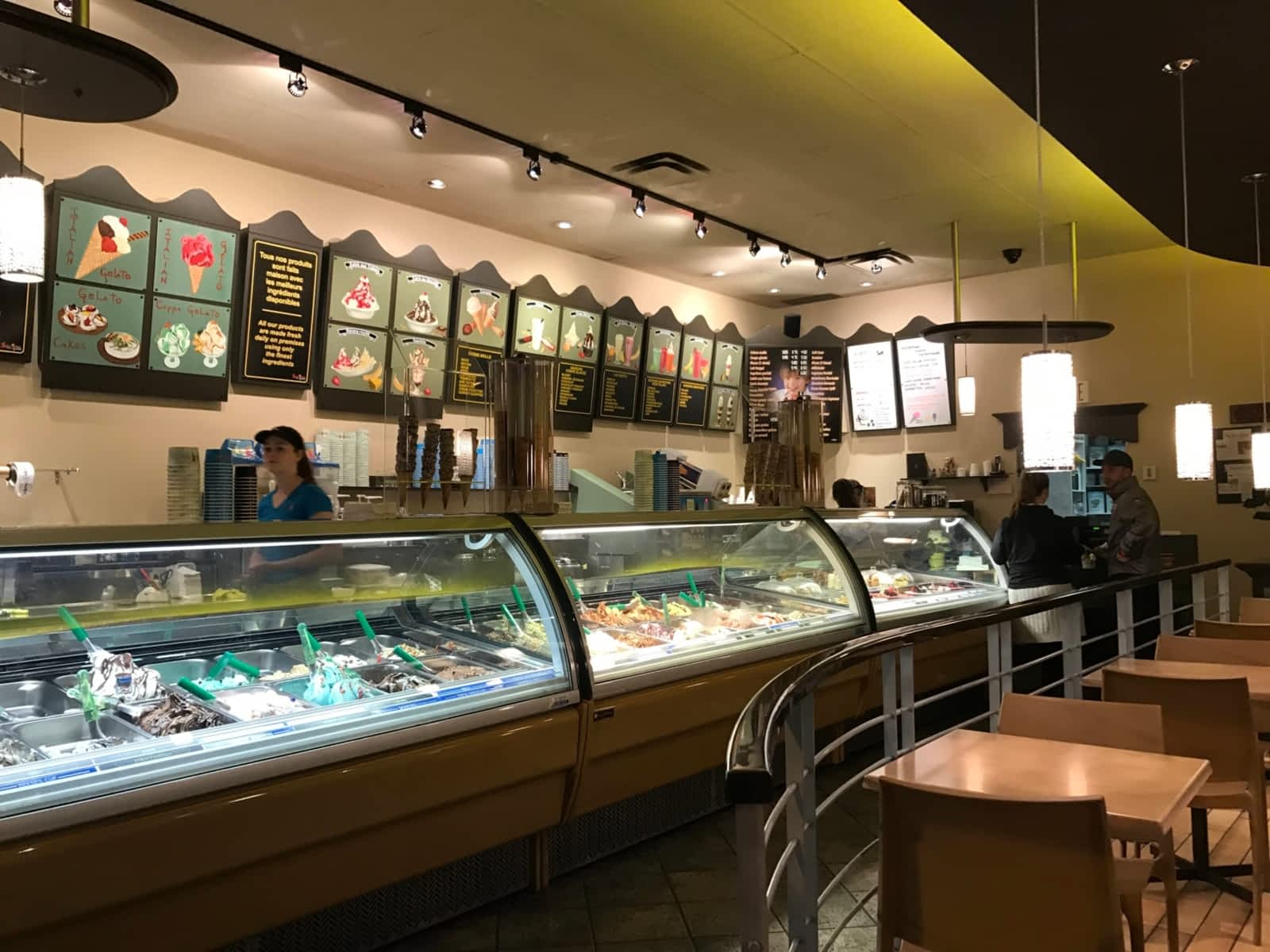 Crèmerie Et Glace La Dolce Vita Opening Hours 3776, boul Saint