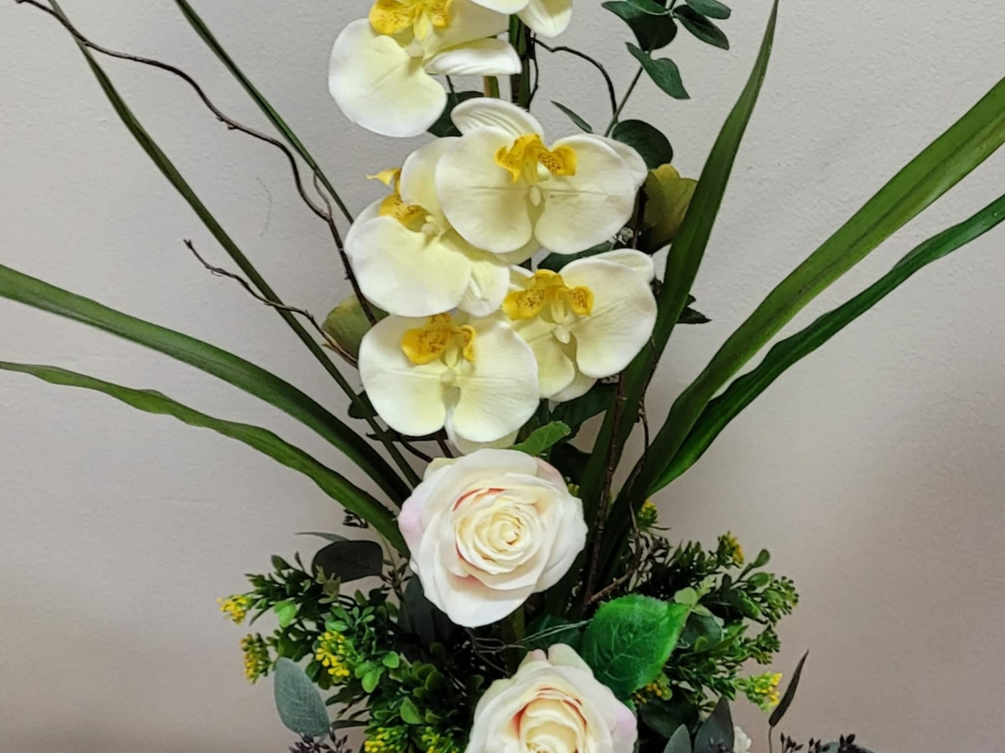 photo Bouquet of Flowers and Ceramic Creations Inc.