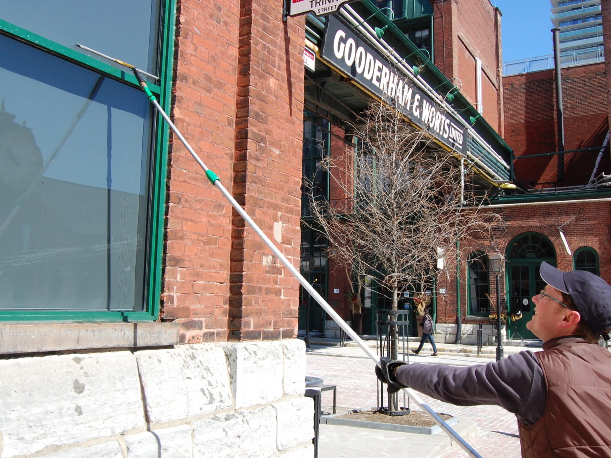 photo Dedicated Window Cleaning