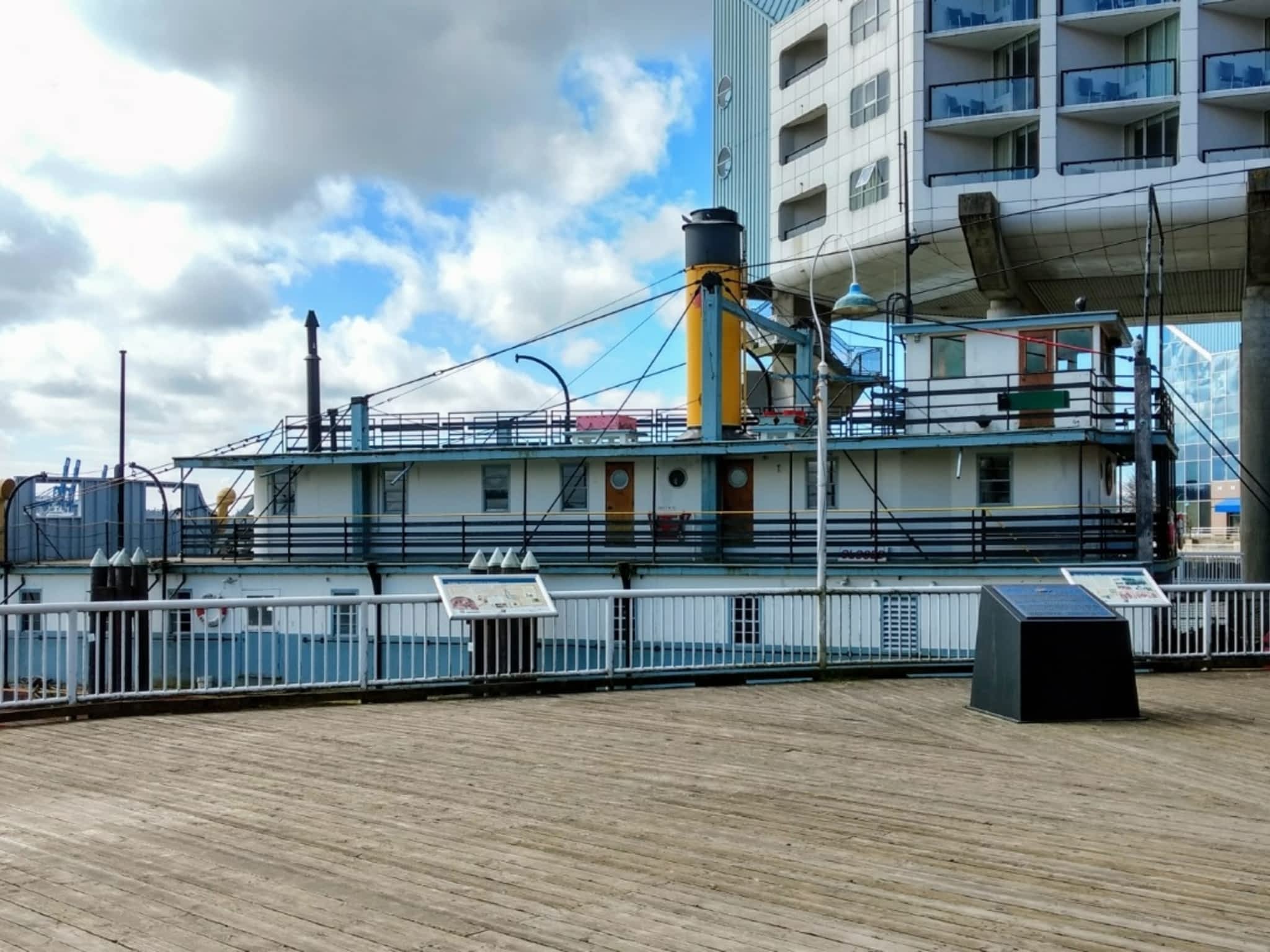 paddlewheeler riverboat tours new westminster bc
