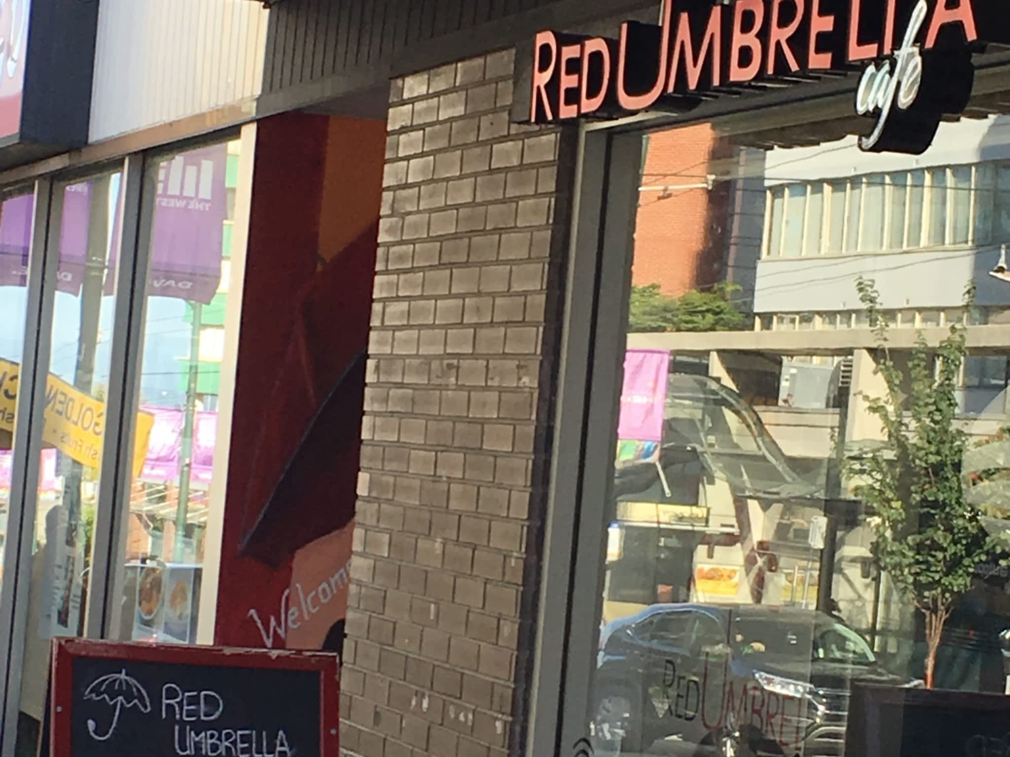 photo Red Umbrella Cafe