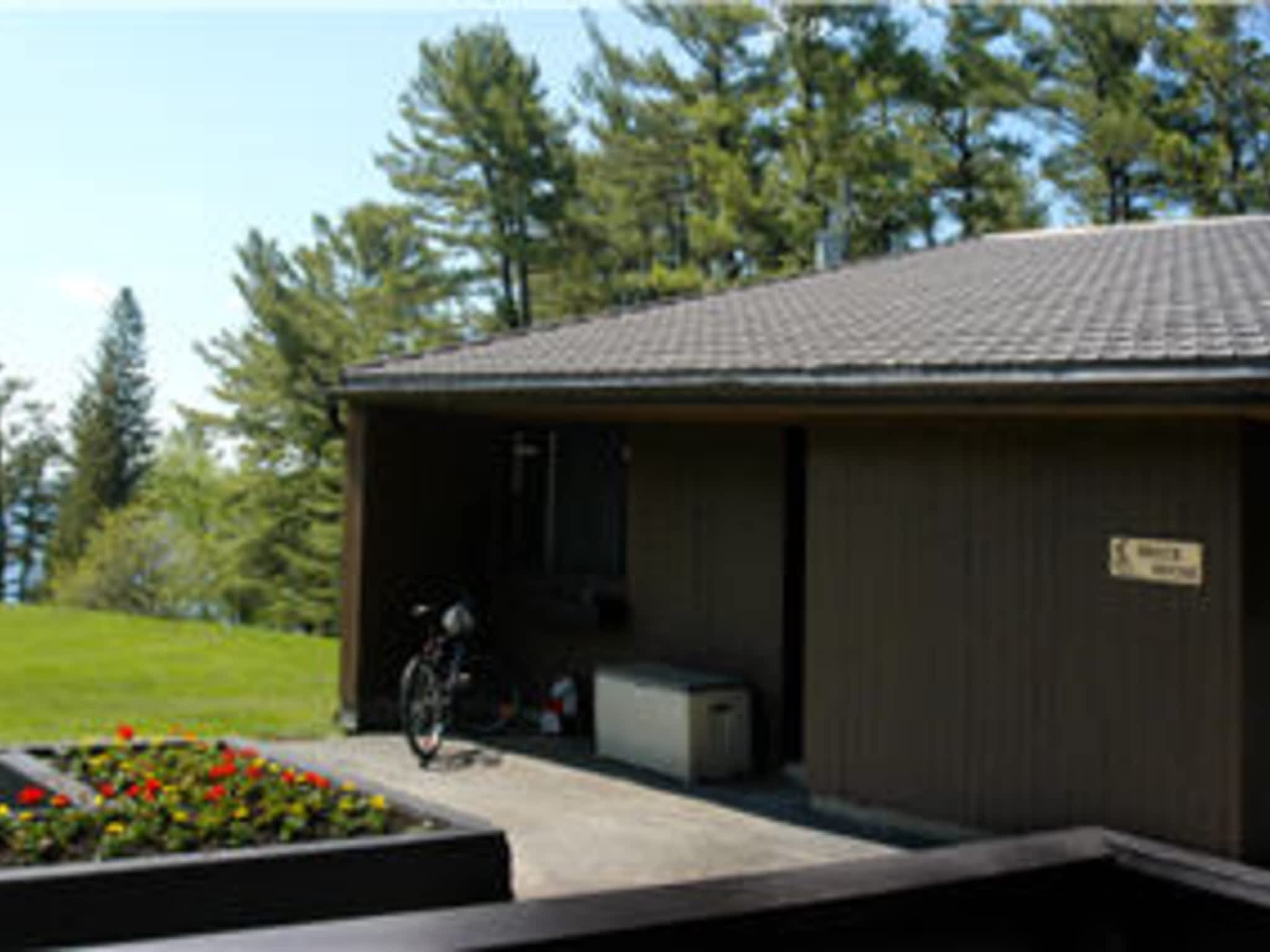 photo Rosseau Lake College