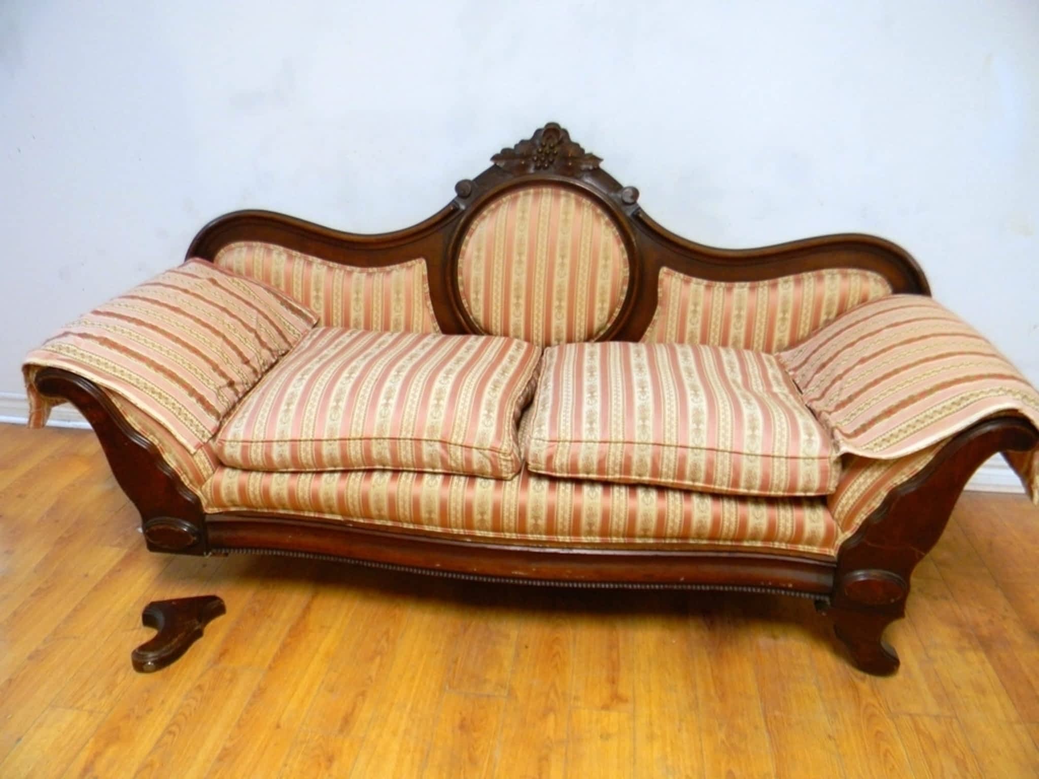 photo Burkley Custom Upholstery