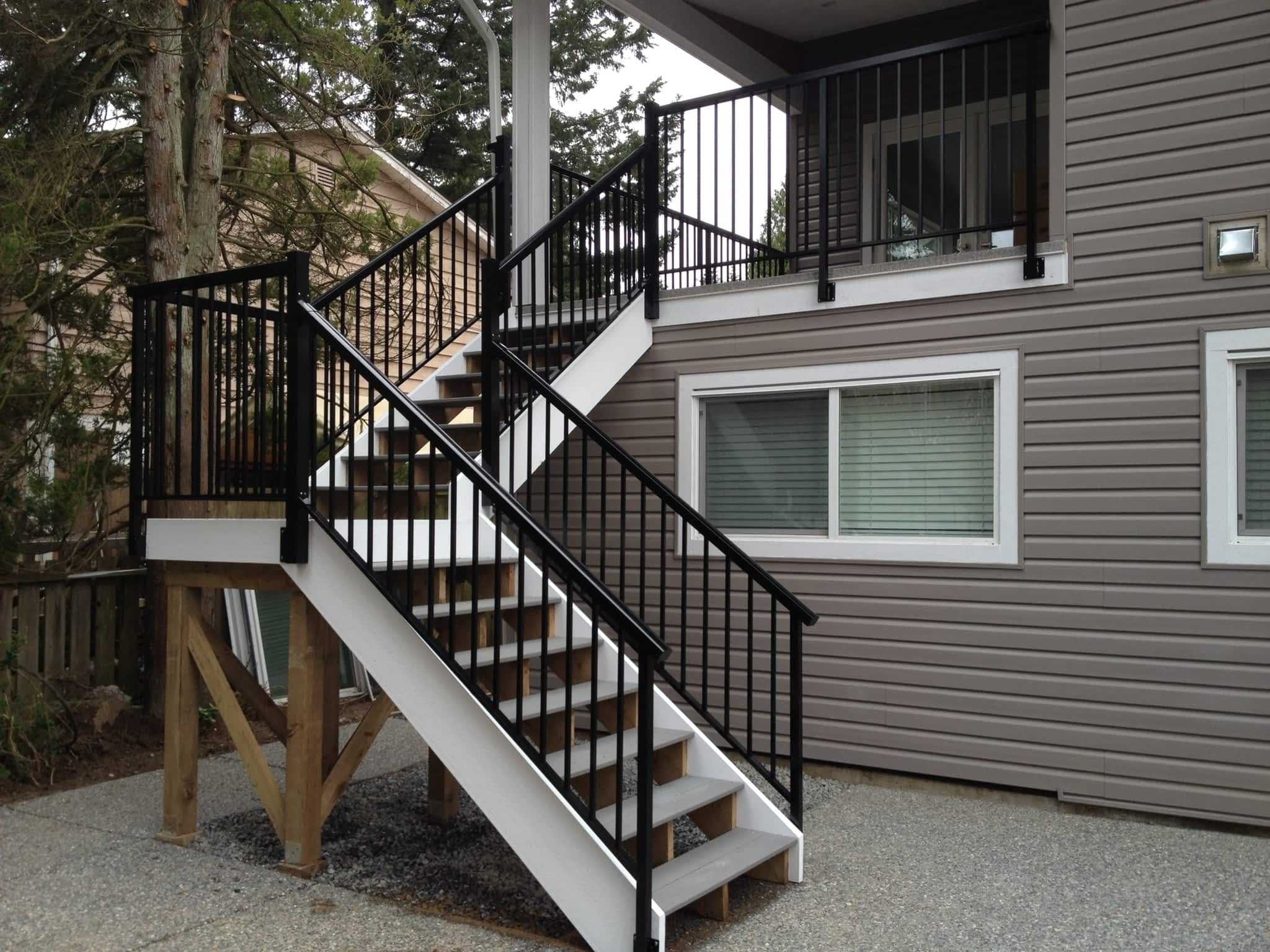 photo Eagle Vinyl Decking