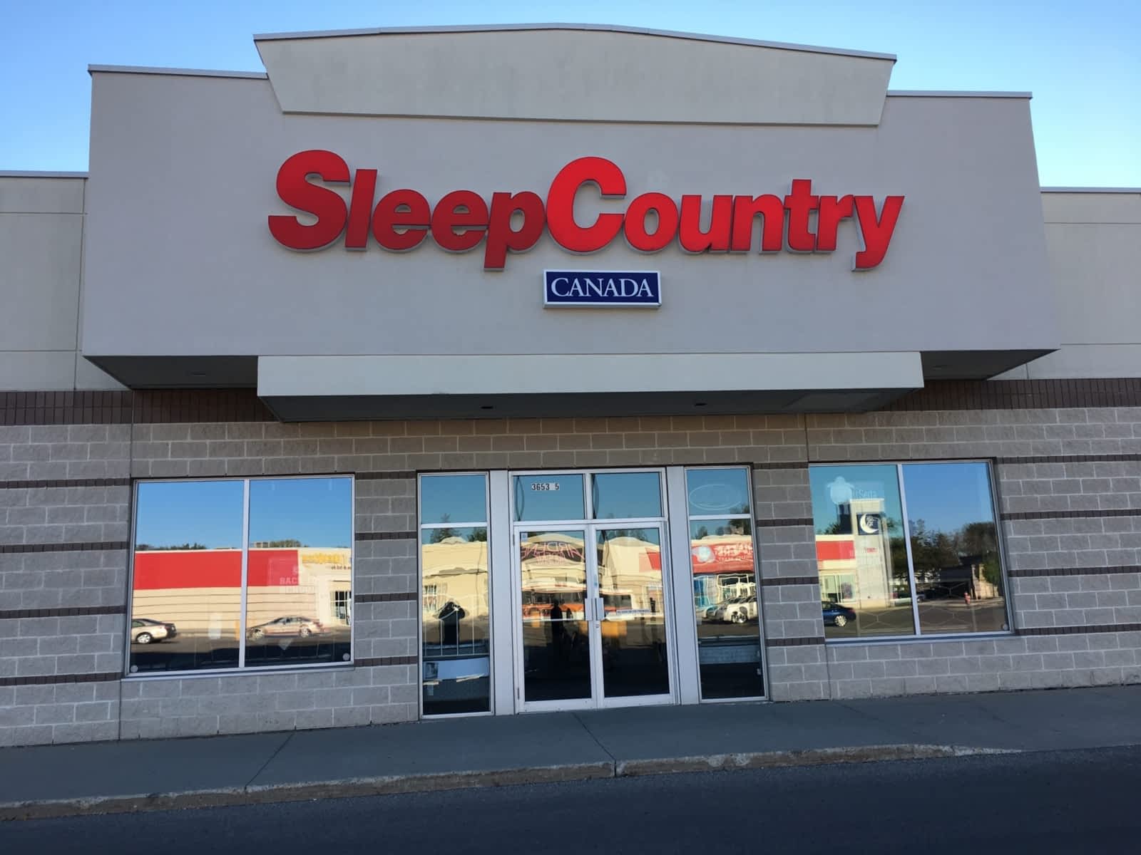 Sleep Country 2053653 Portage Ave, Winnipeg, MB