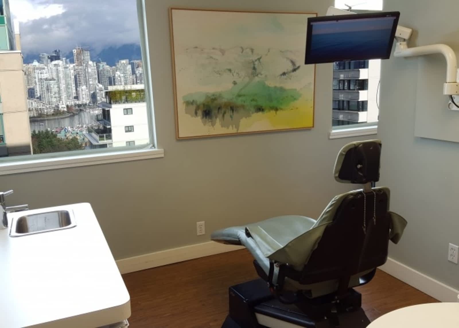 Fairmont Dentistry Opening Hours 1008 750 W Broadway