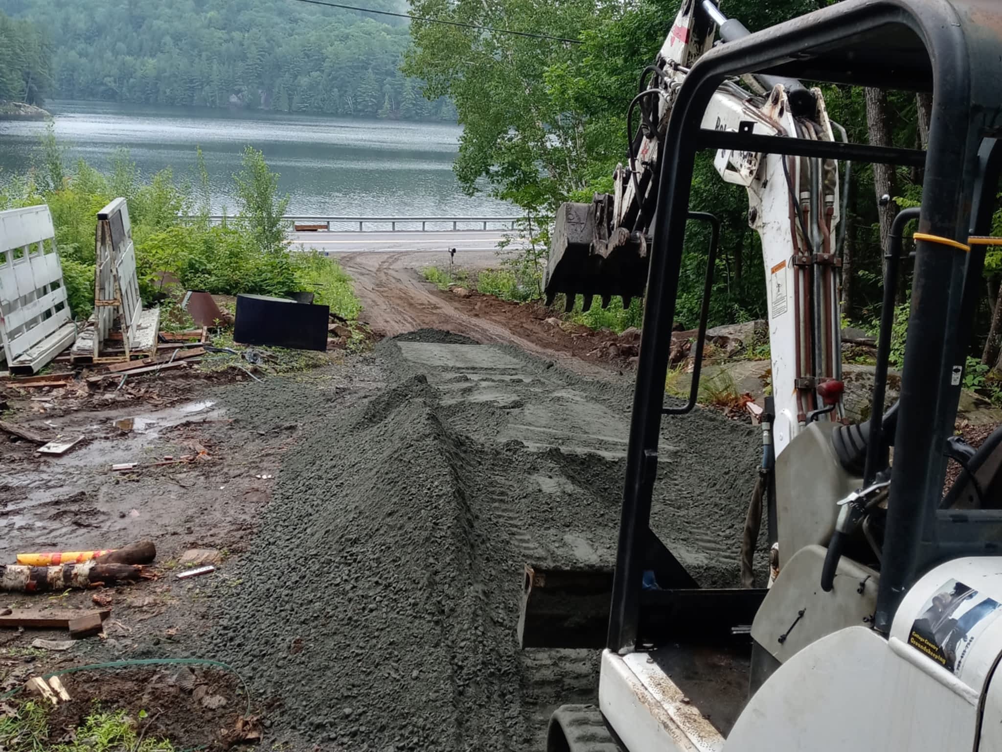 photo Cottage Country Groundskeeping