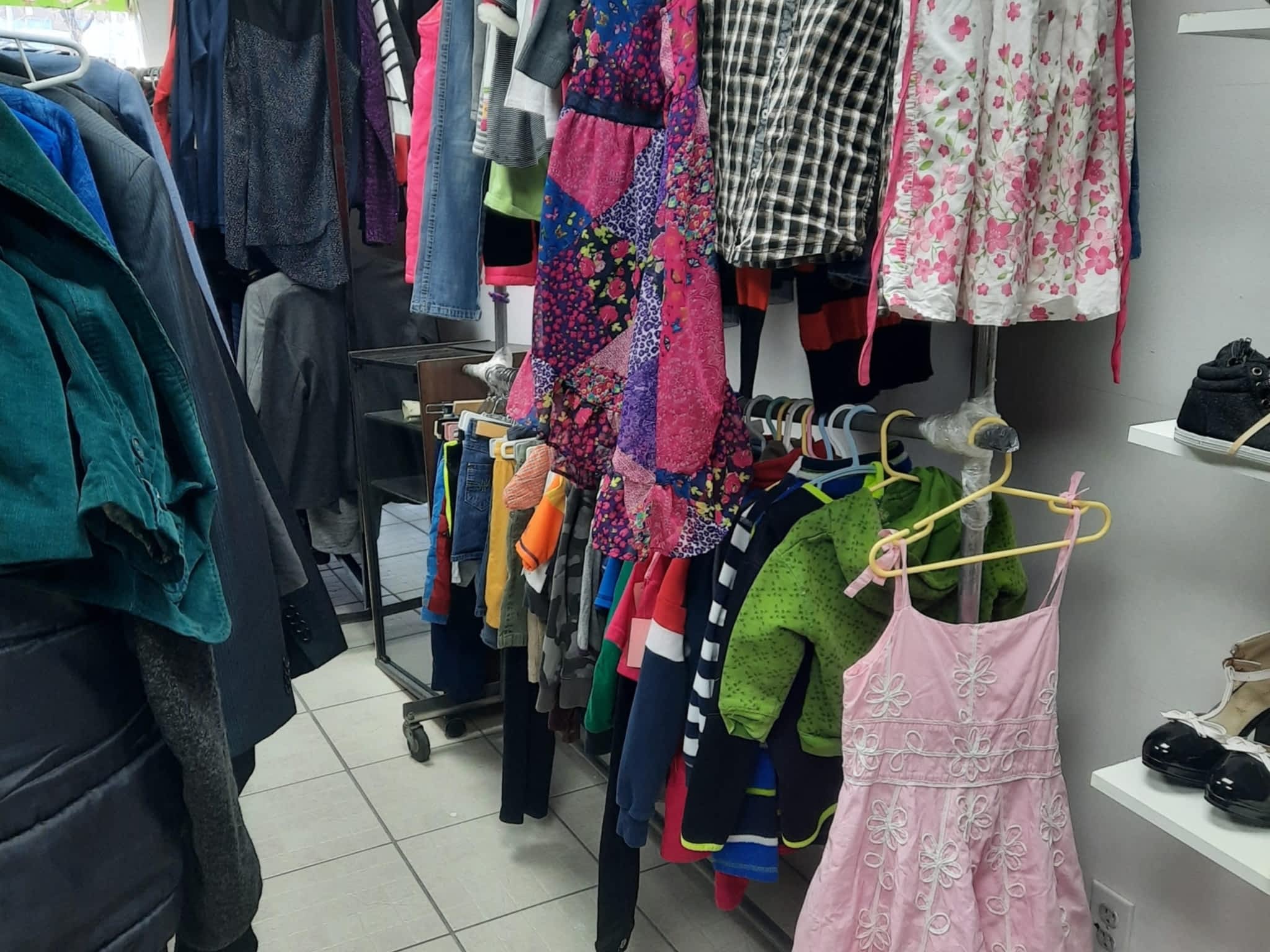 photo Friperie conception mode à petit prix