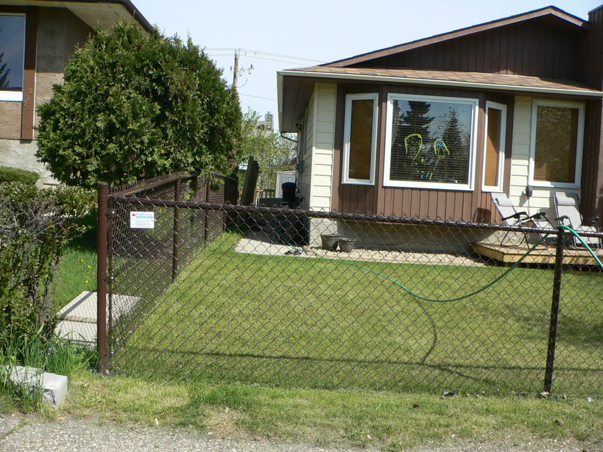 photo TrueFENCE Calgary 2009 Inc