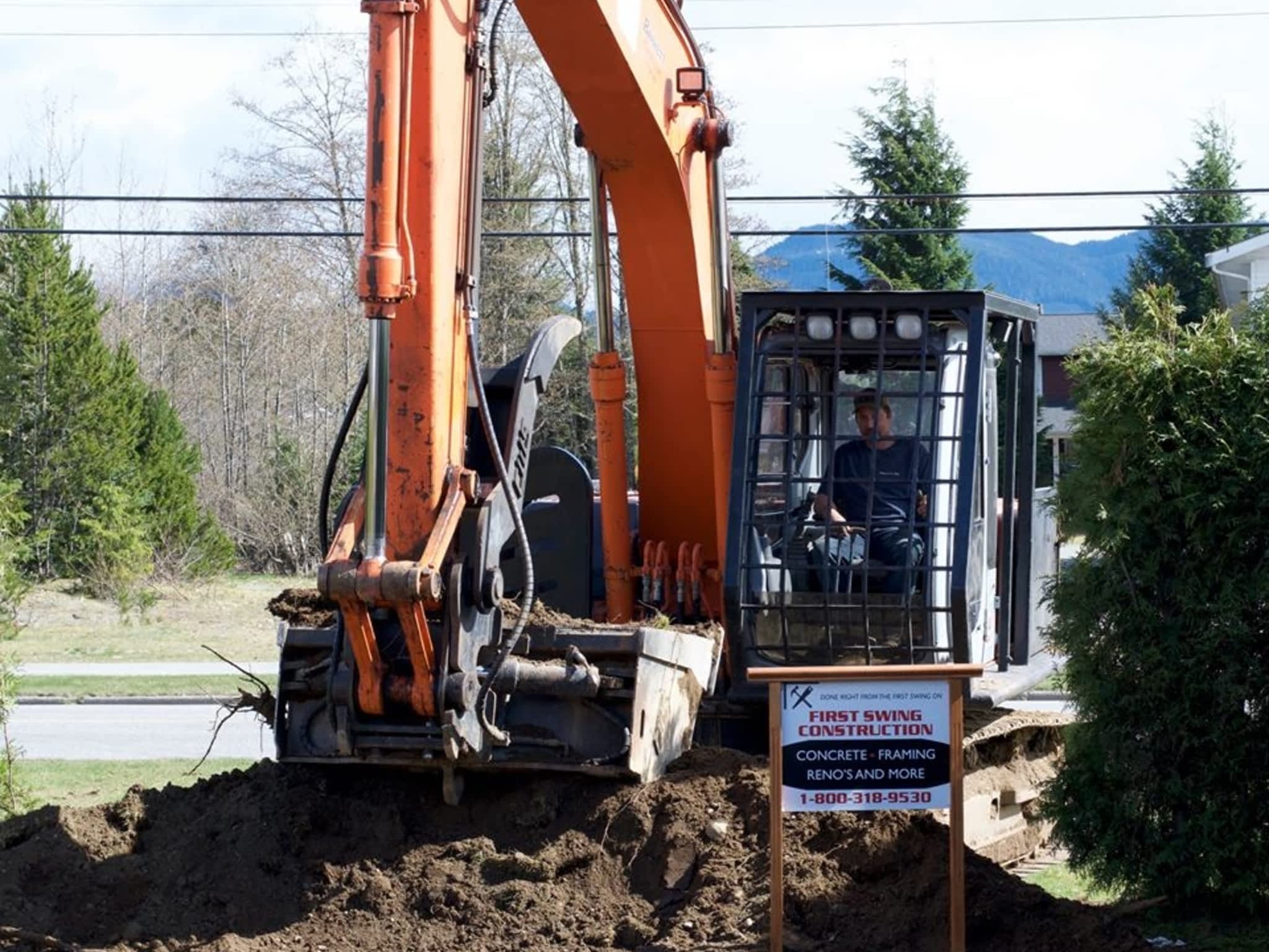 photo First Swing Construction
