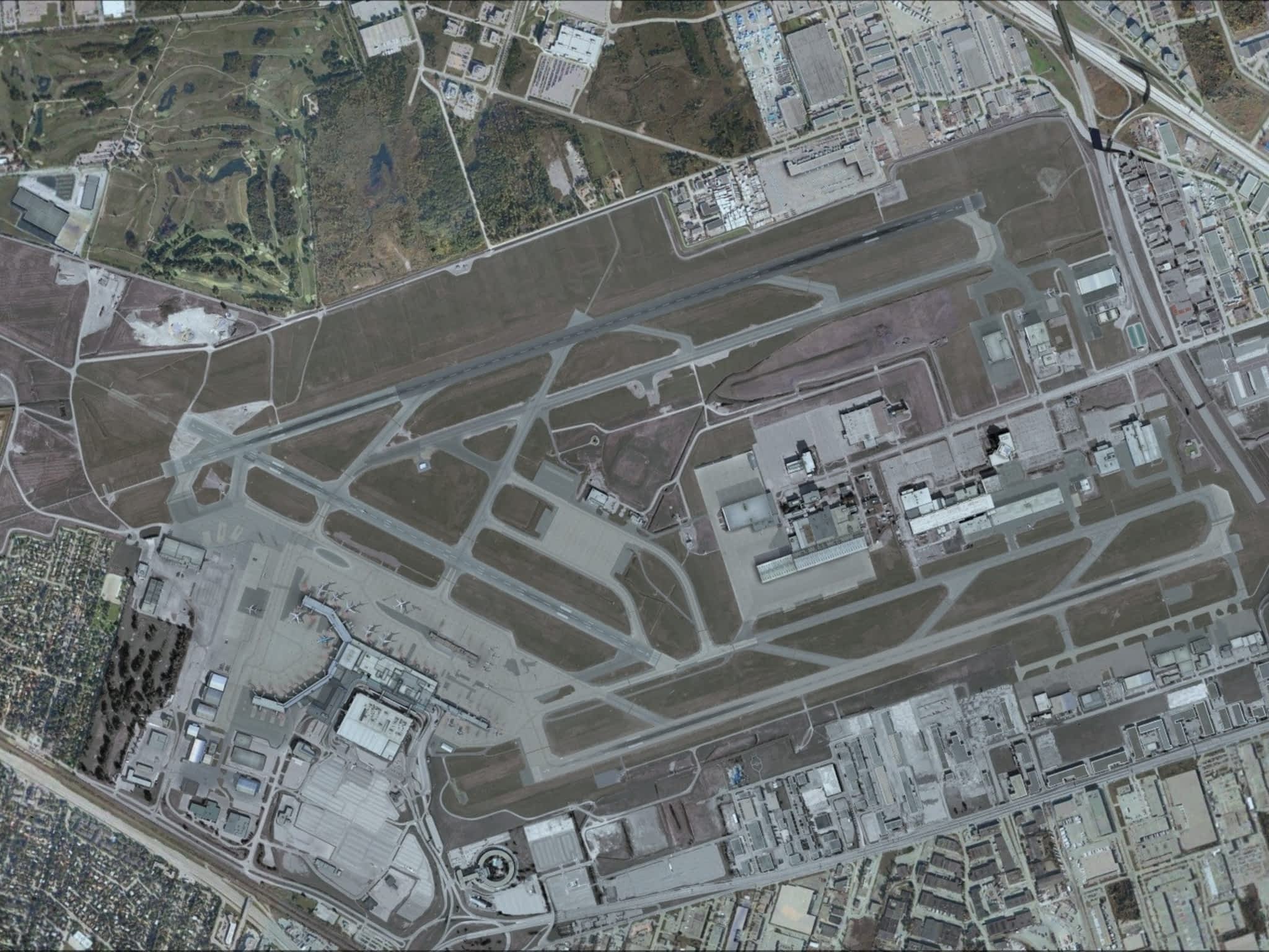 photo Aéroport International de Montréal-Trudeau YUL