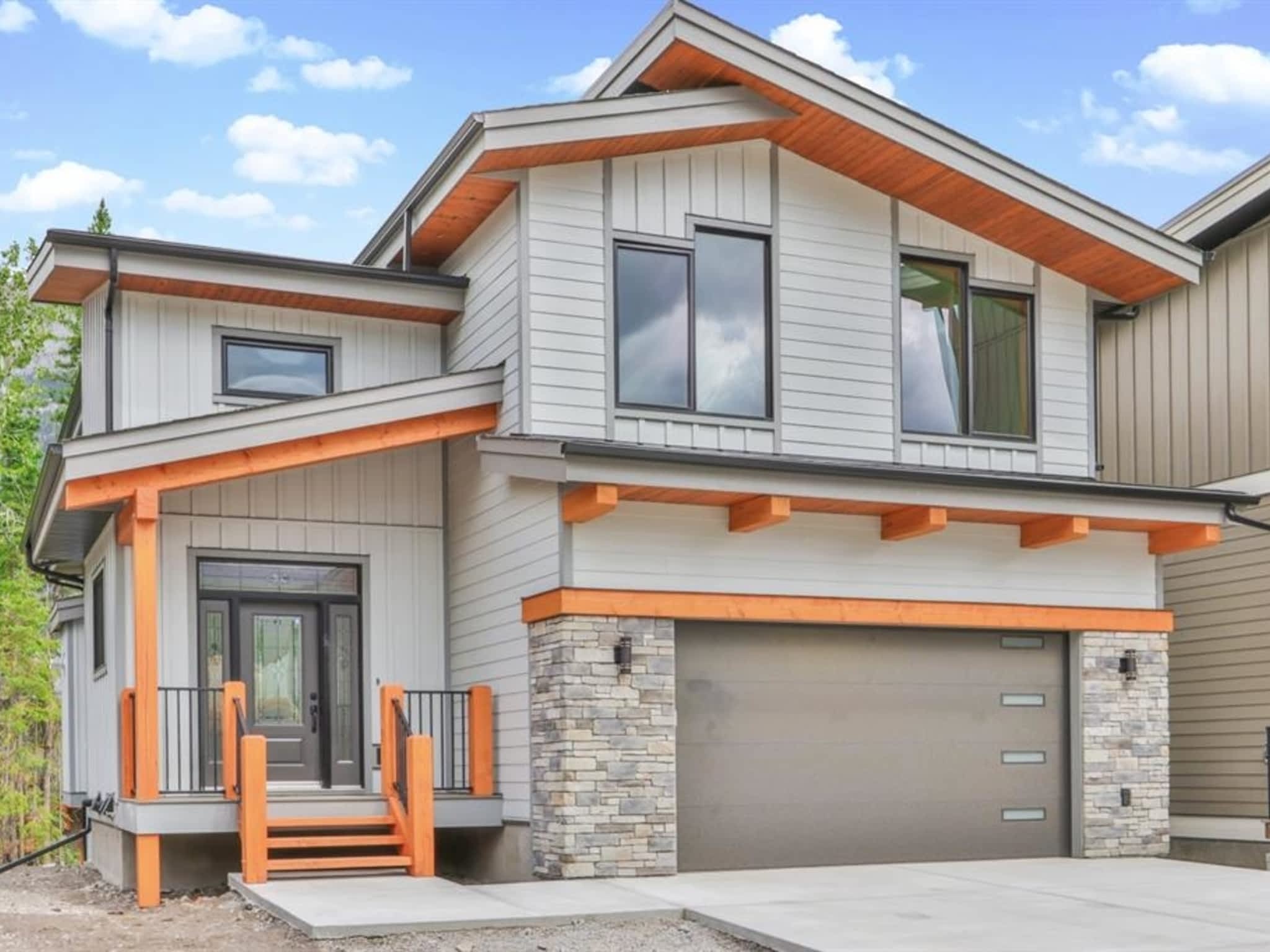 photo RE/MAX Alpine Realty