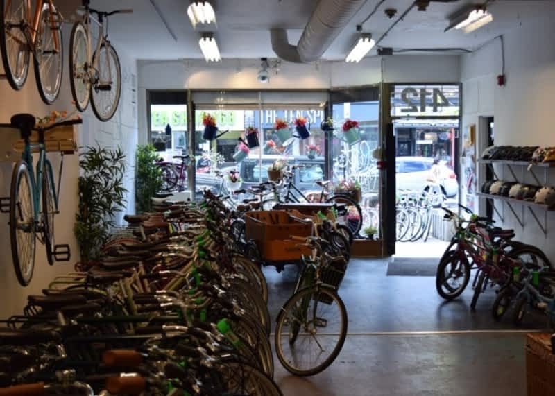 Curbside store cycle bloor