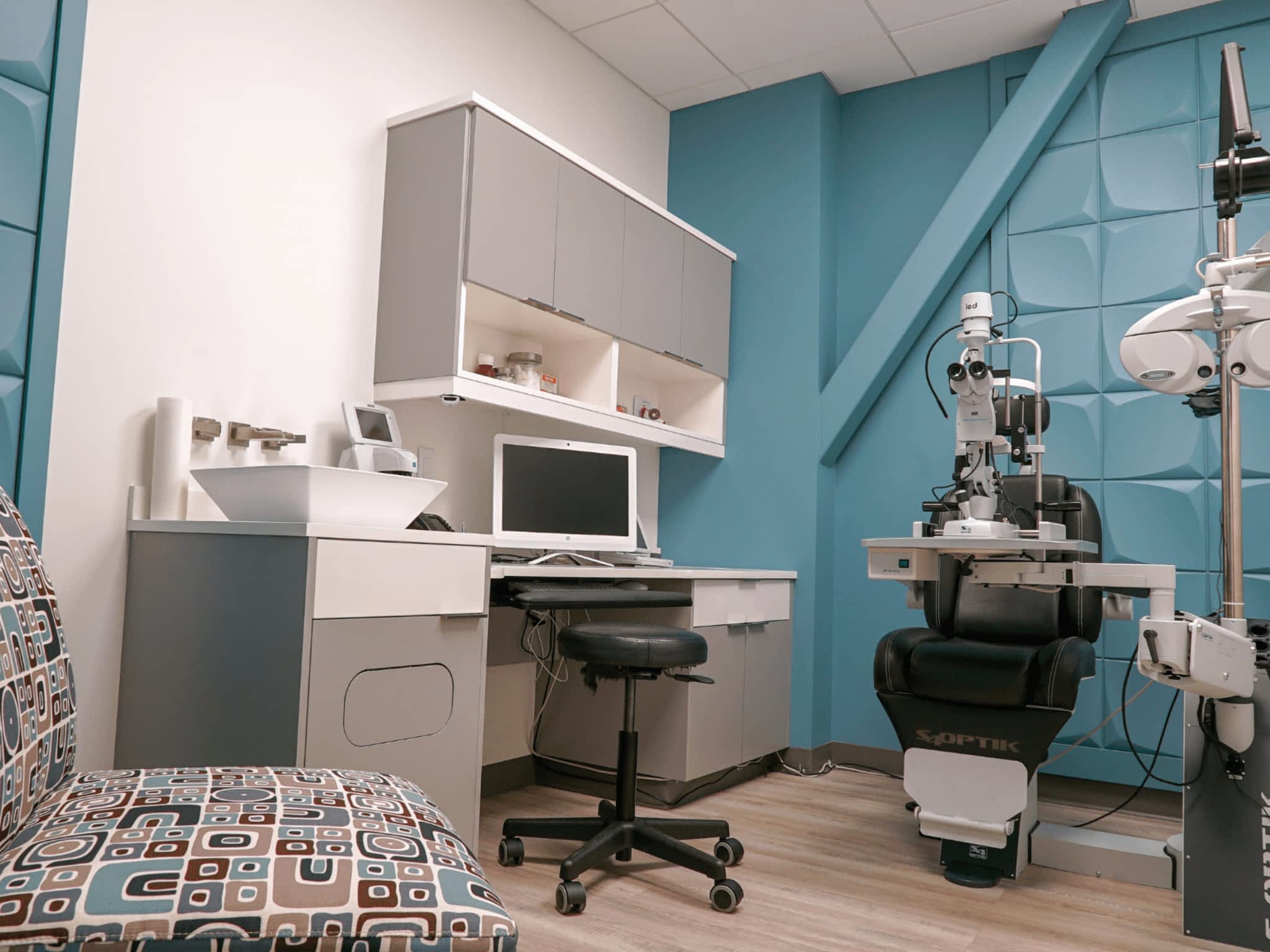 photo Island Eyecare Optometrist-Dry Eye Treatment Centre