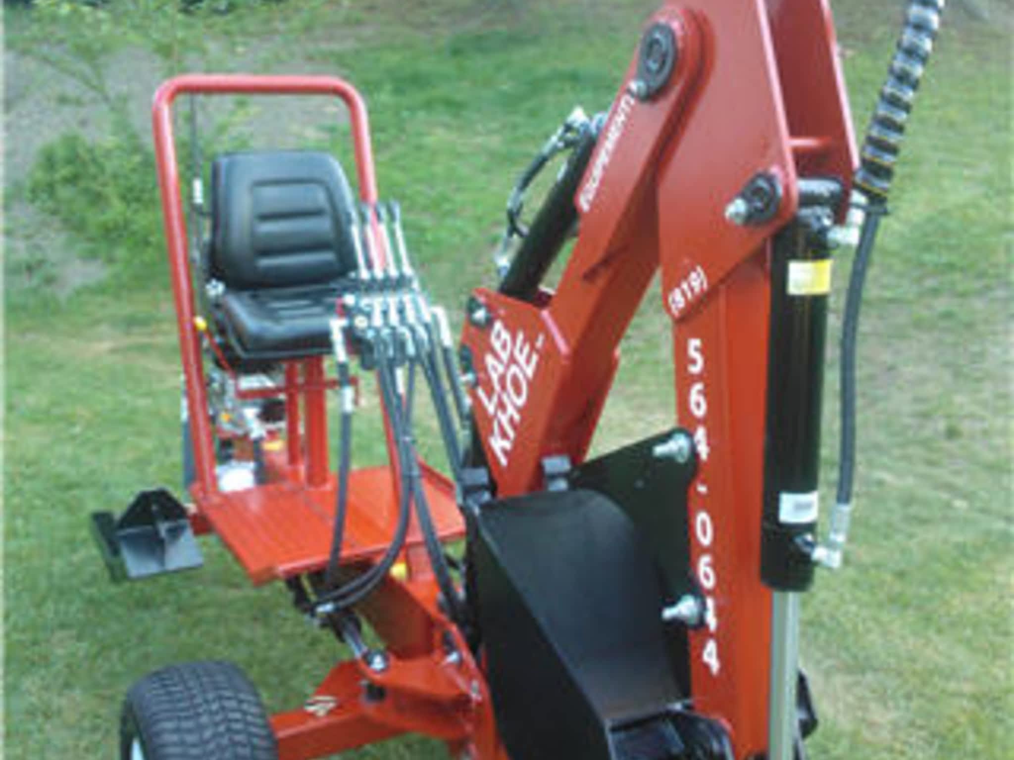 photo Mini-Excavatrice Remorquable Labkhoe