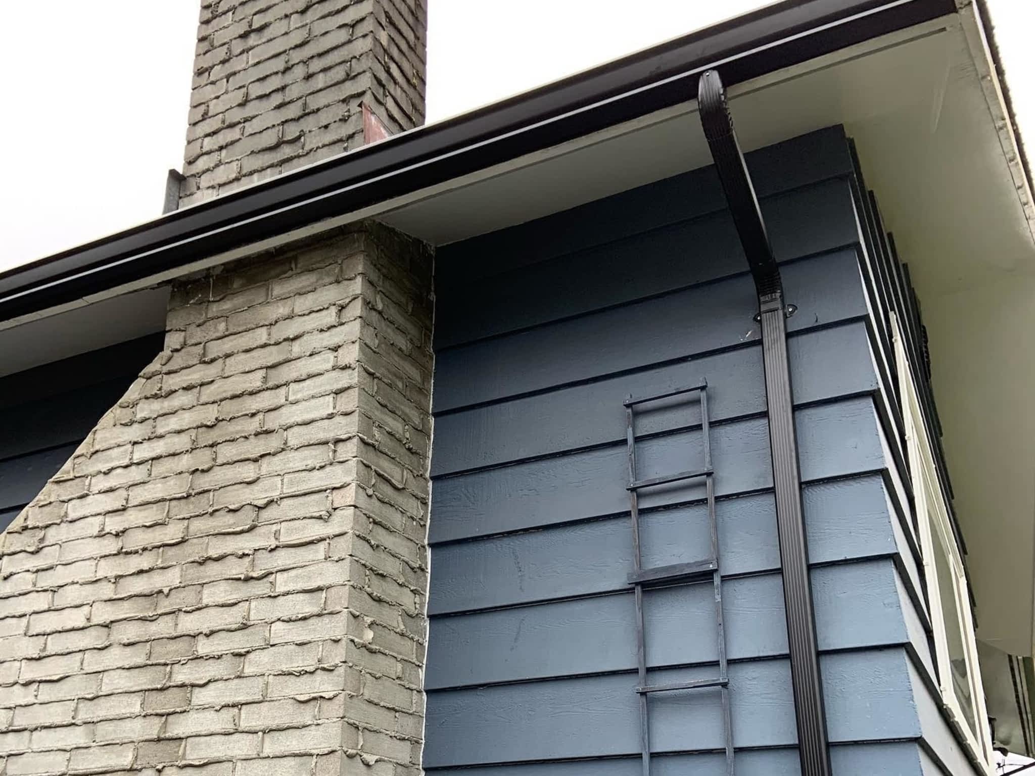 photo Black Bear Gutters