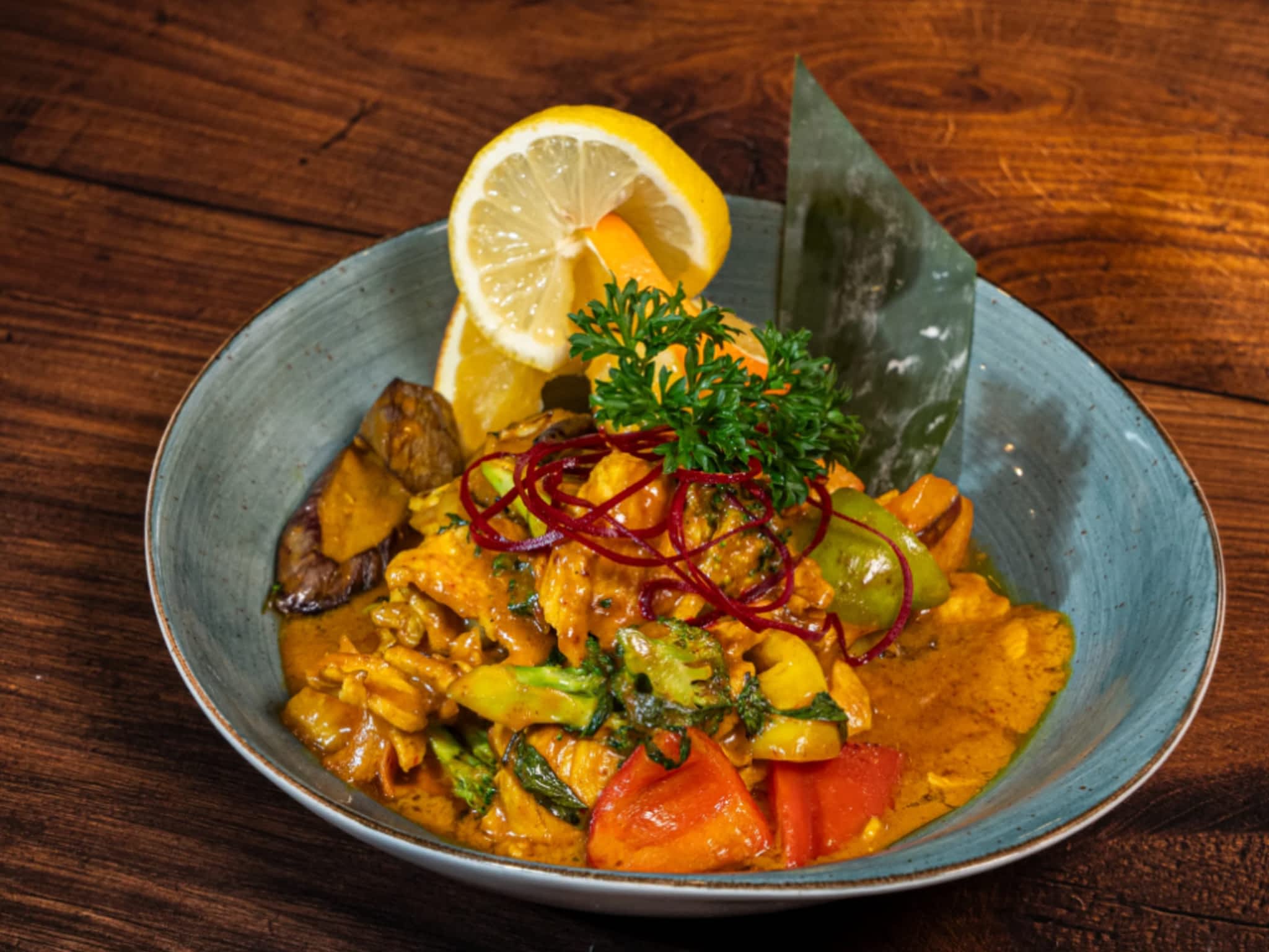 photo Thairoom College