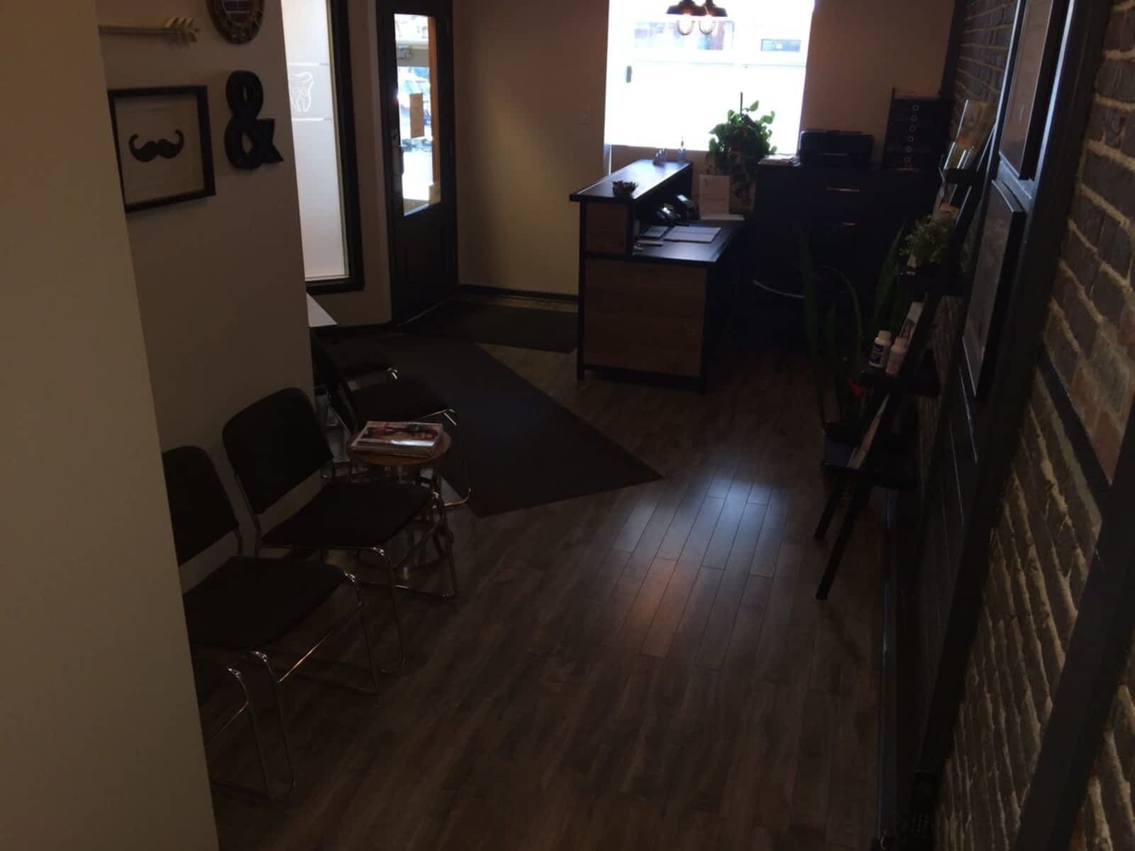 Denturologiste Donnacona  . Ver Ubicación, Dirección, Críticas Y Horario De Apertura.