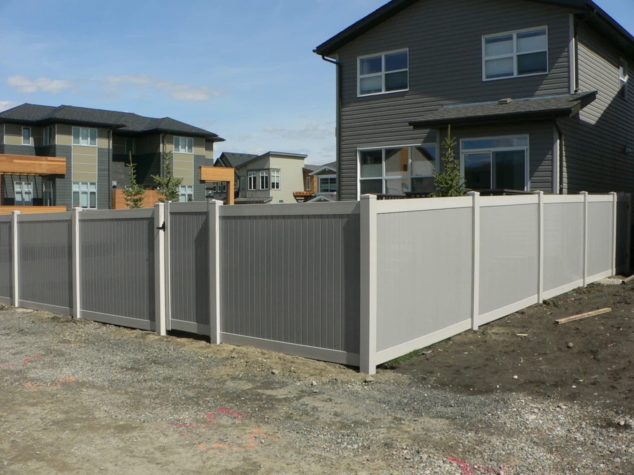 photo TrueFENCE Calgary 2009 Inc