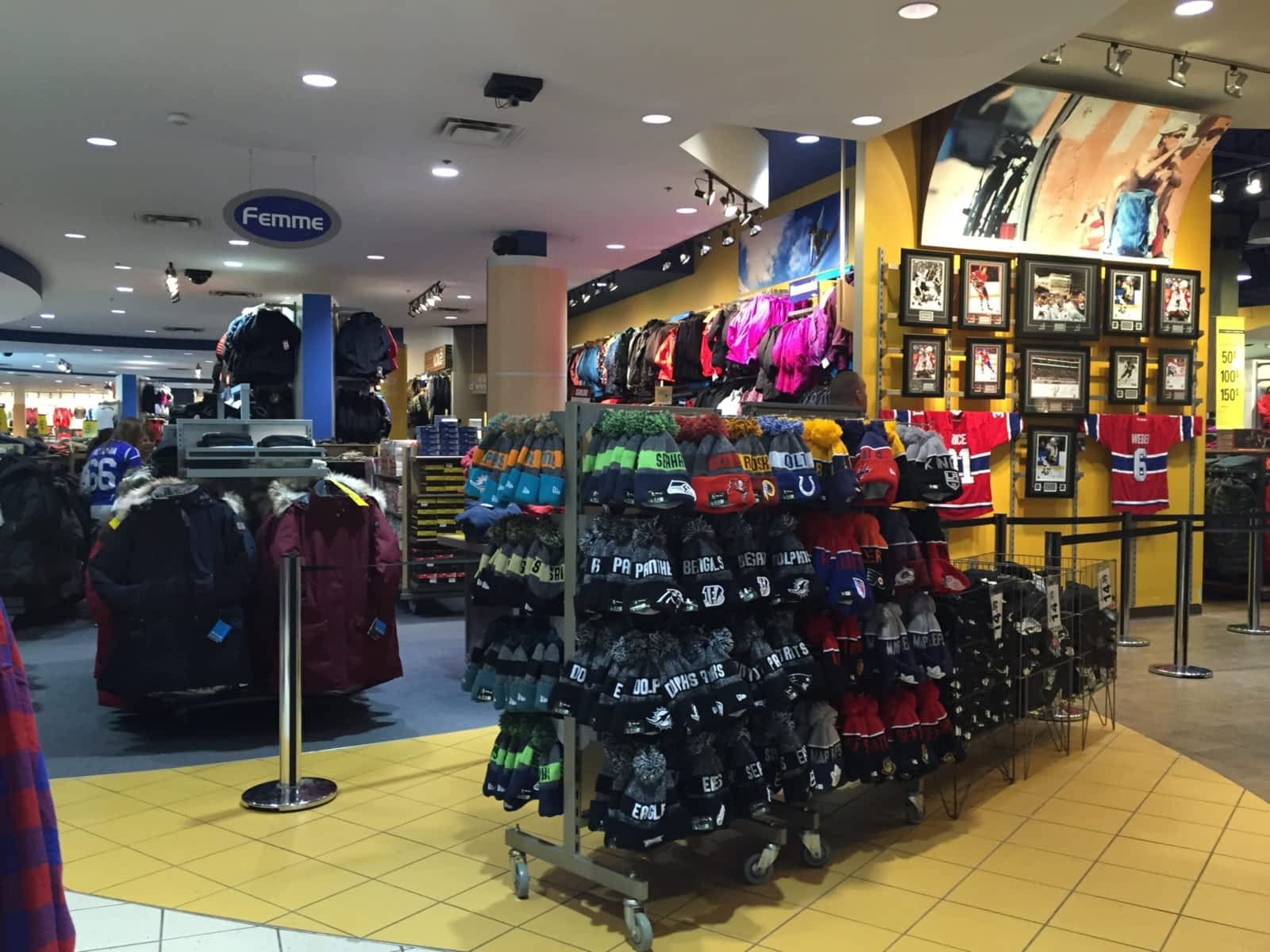 Sports Experts Atmosphere &5B6815, aut Transcanadienne, Pointe