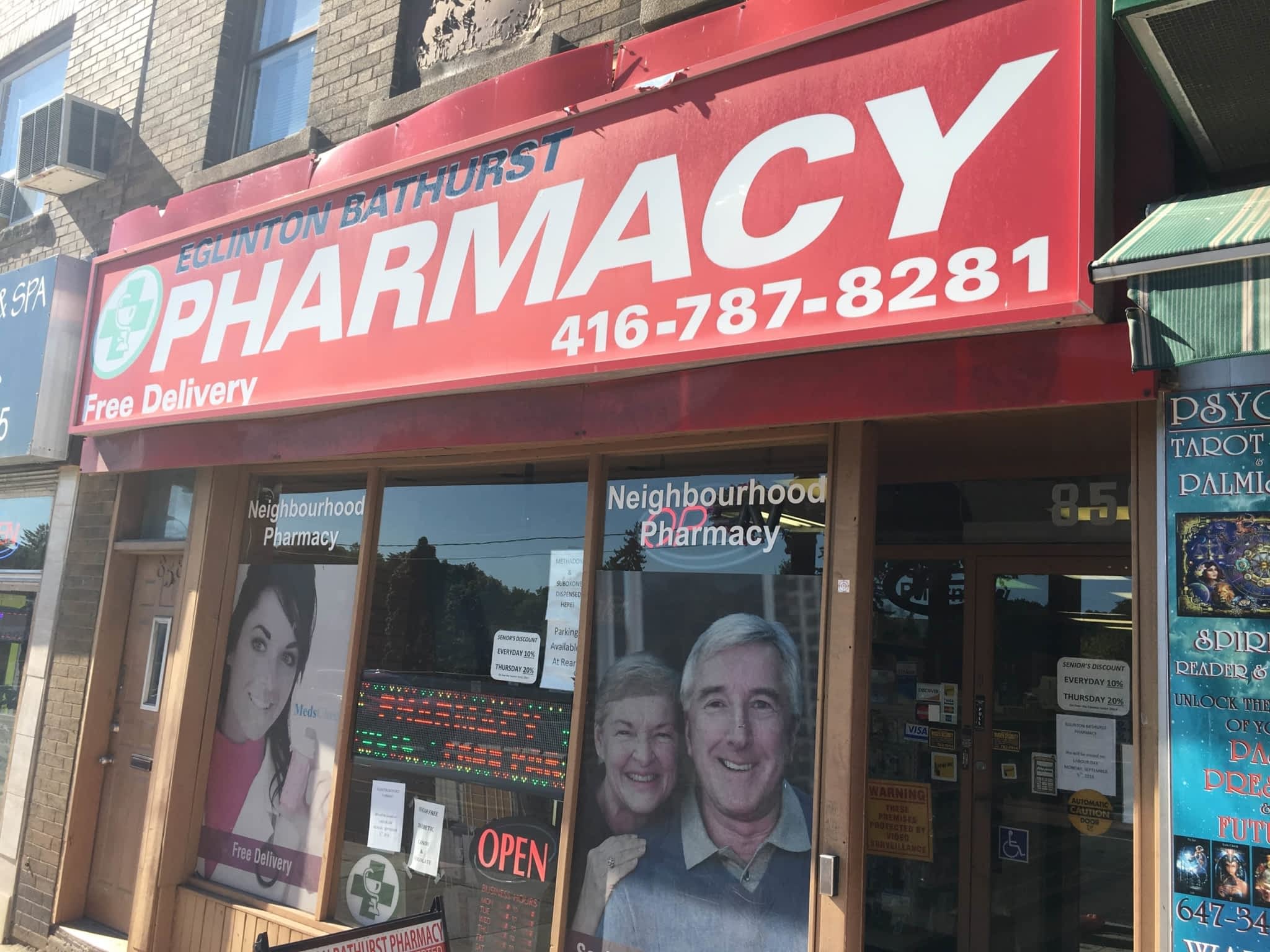 photo Eglinton Bathurst Pharmacy