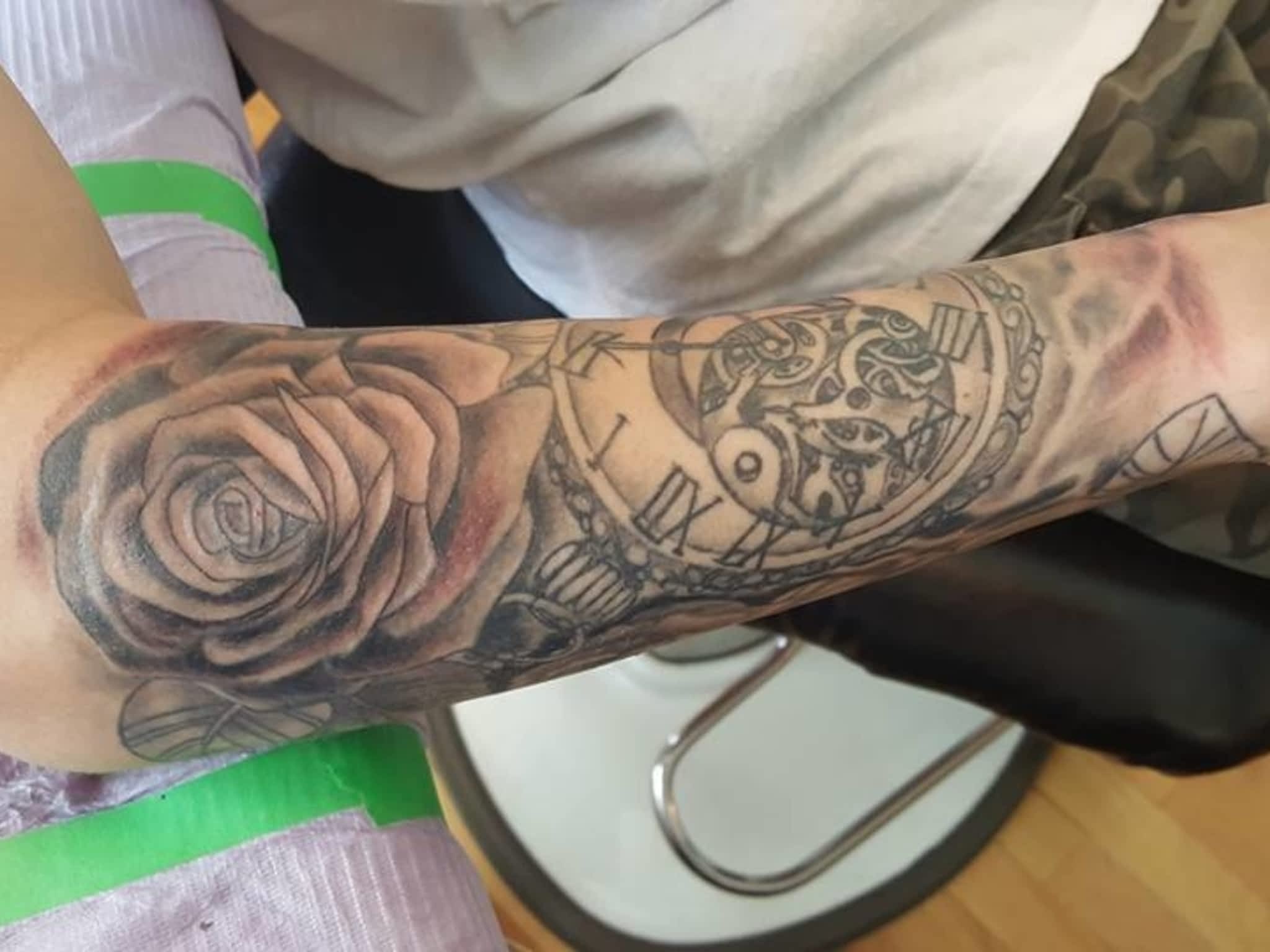 photo Infiniti Tattoos & Piercing Studios