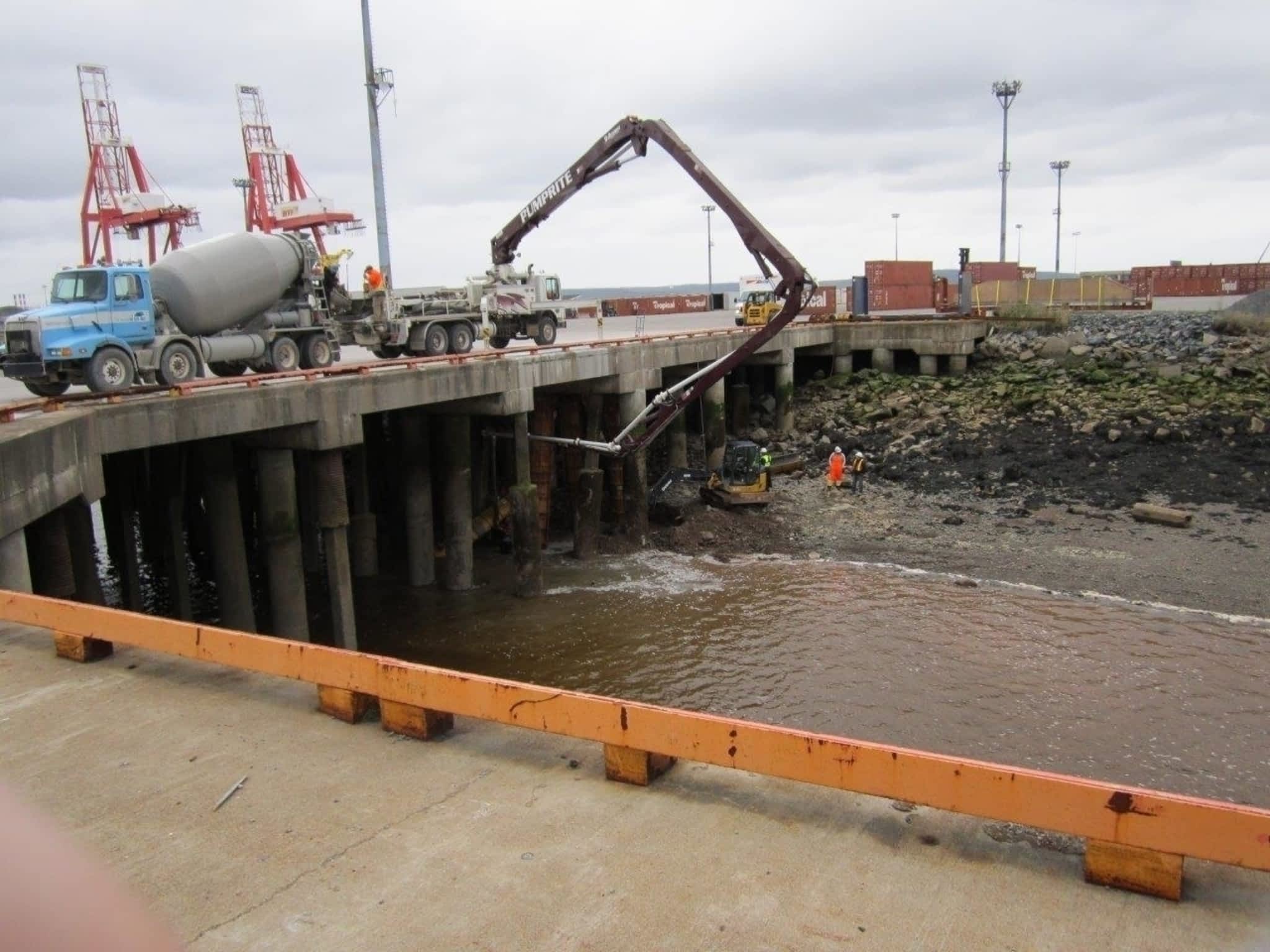 photo Pompage Beton Hub Concrete Pumping Inc