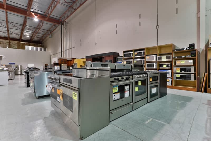 Trail Appliances Clearance Centre Delta, BC 820 Cliveden Place