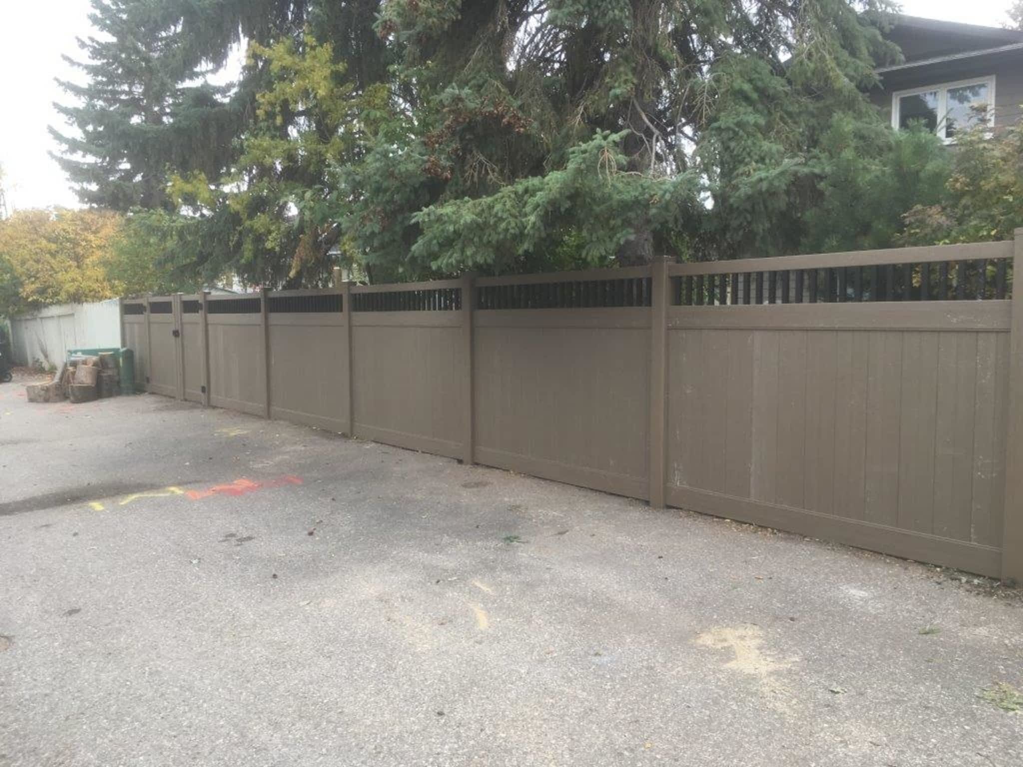 photo Decked Out Vinyl Fencing