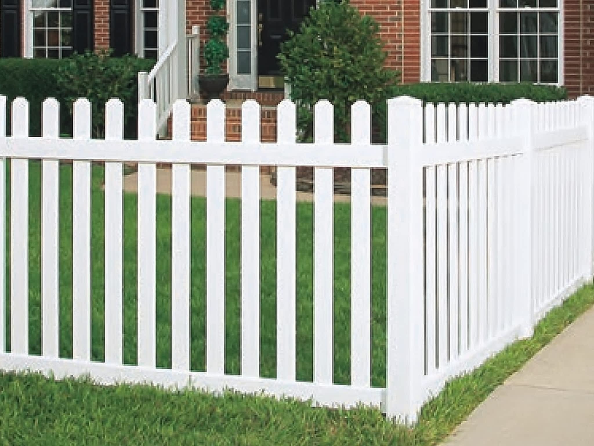 photo Decked Out Vinyl Fences