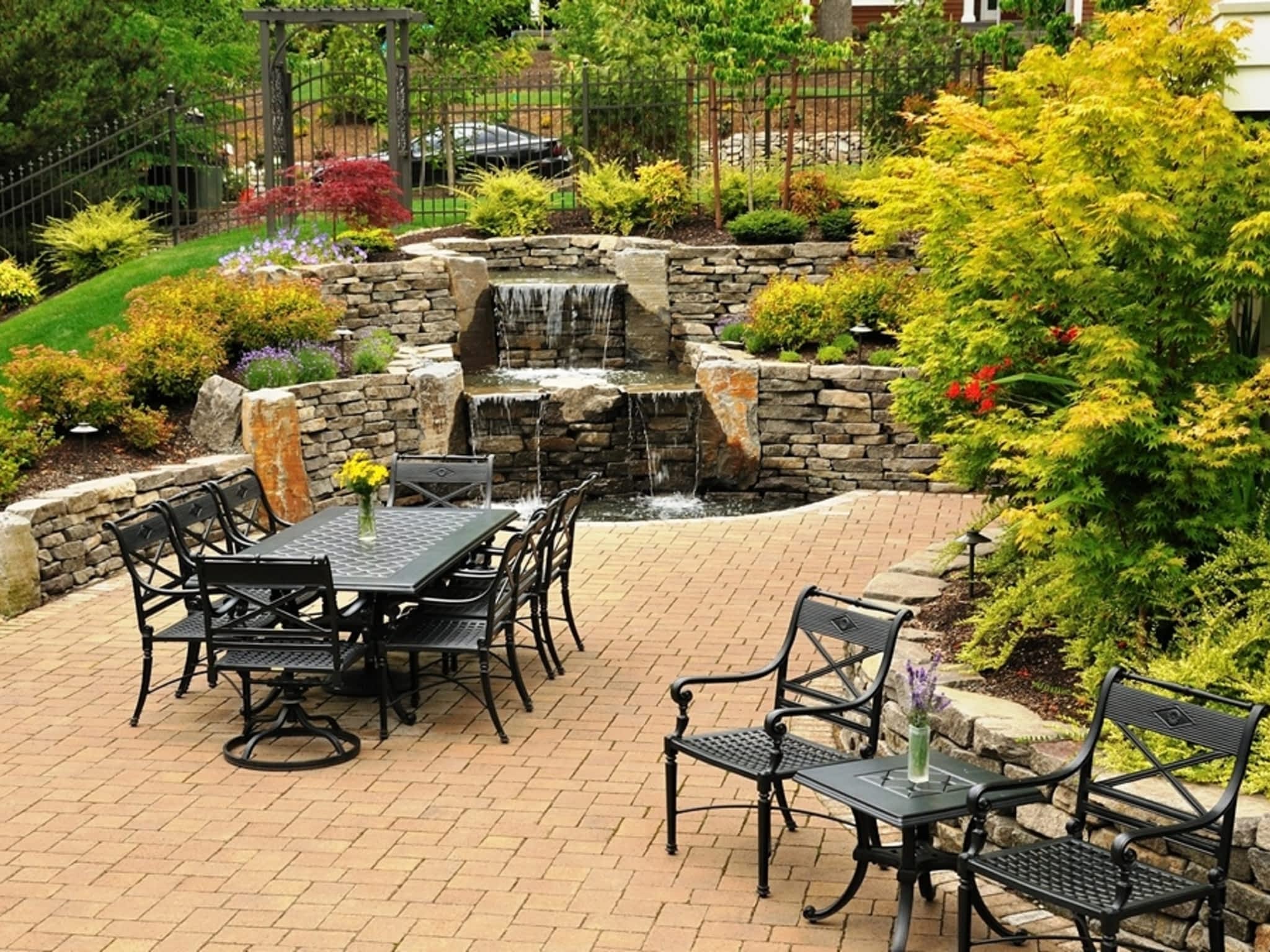 photo Dynamic Landscaping