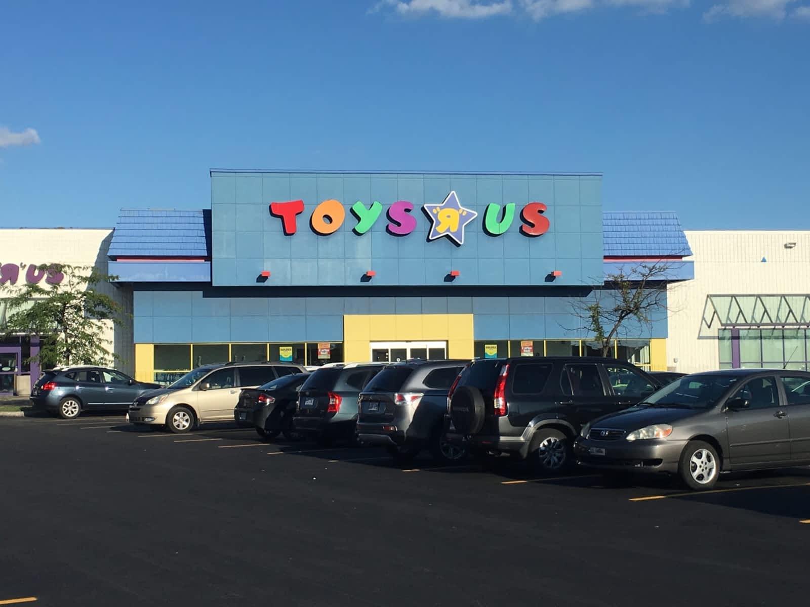 Toys R Us Opening Hours 6855 Boul Taschereau Brossard QC   Toys R Us Storefront 4 