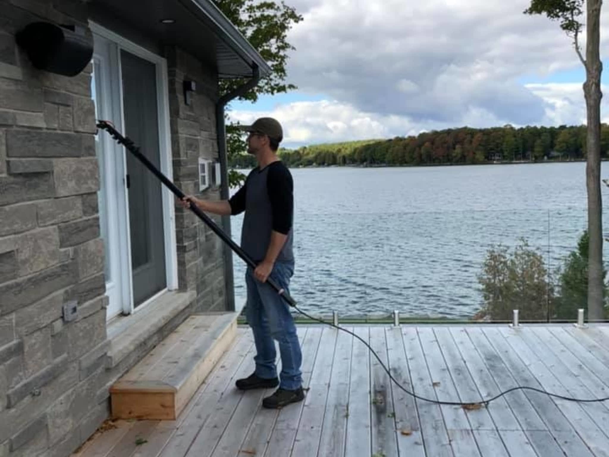 photo Lighthouse Windows